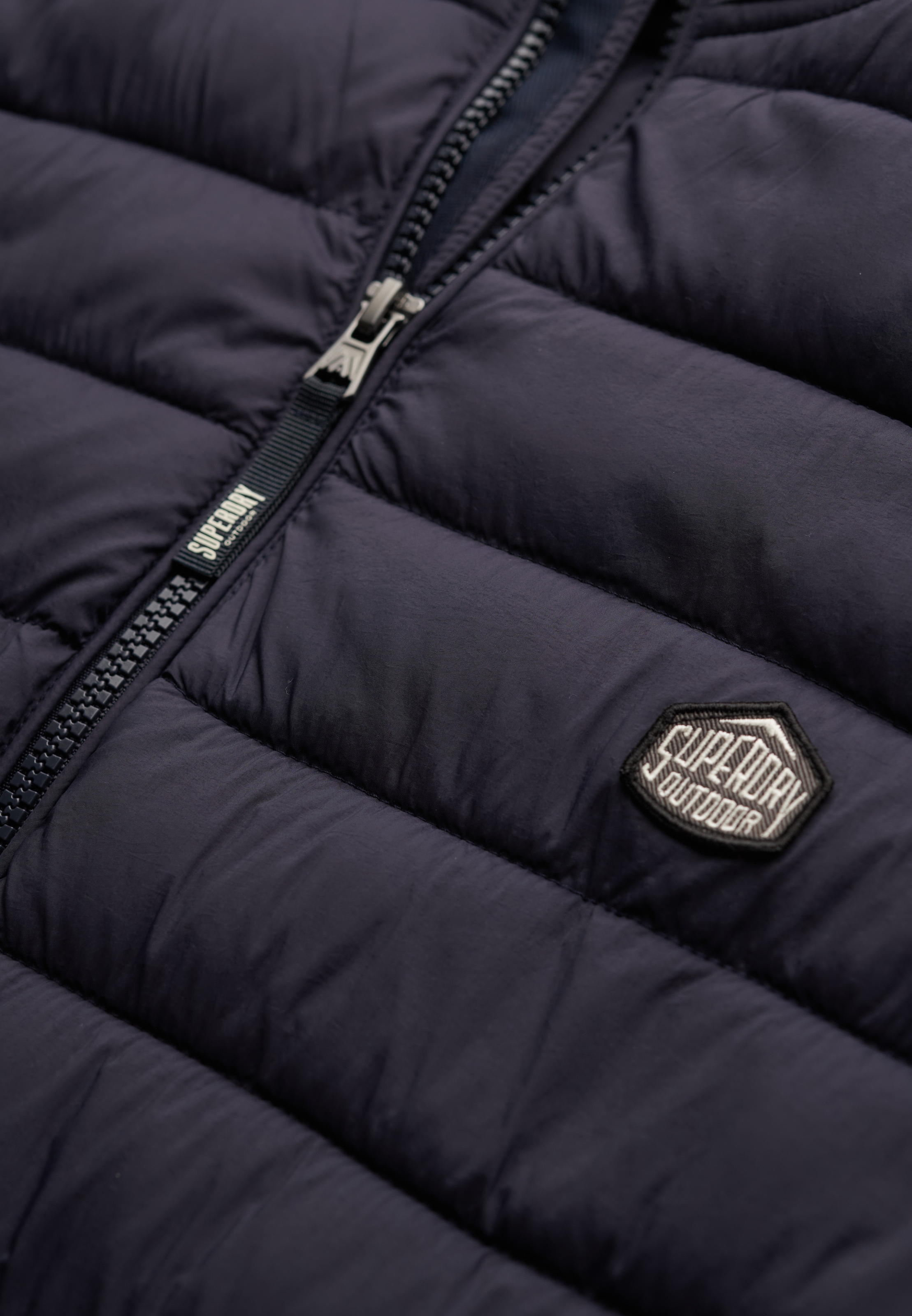 Superdry Gilet matelassé »Fuji Lite Padded Gilet« Steppware, normal geschnitten