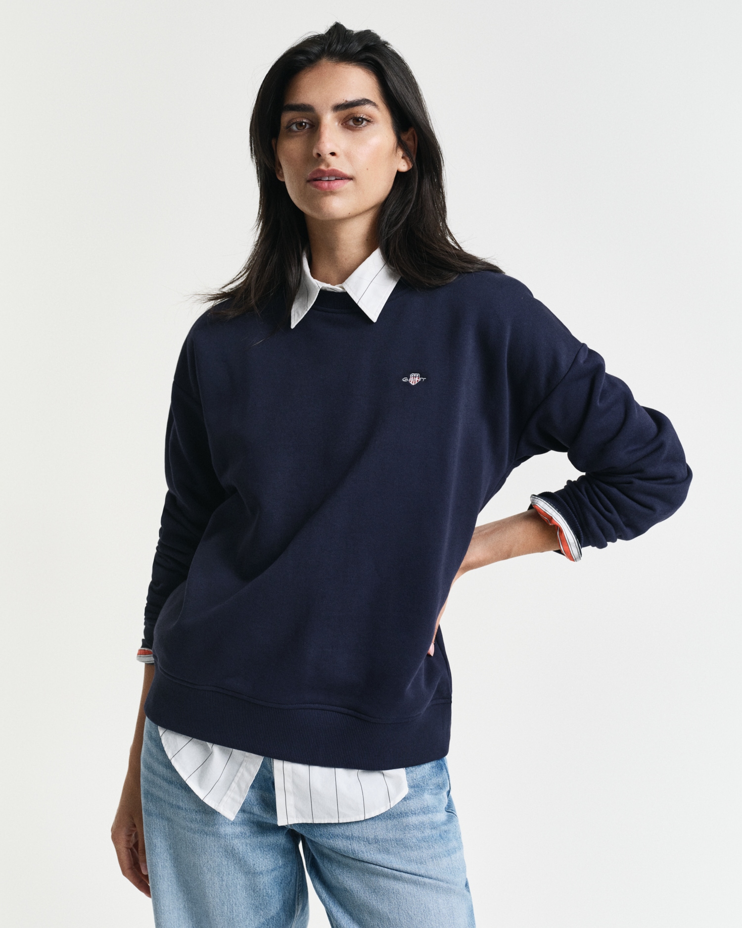 Image of Gant Sweatshirt "SHIELD C-NECK SWEAT", Grafische GANT-Stickerei auf der Brust