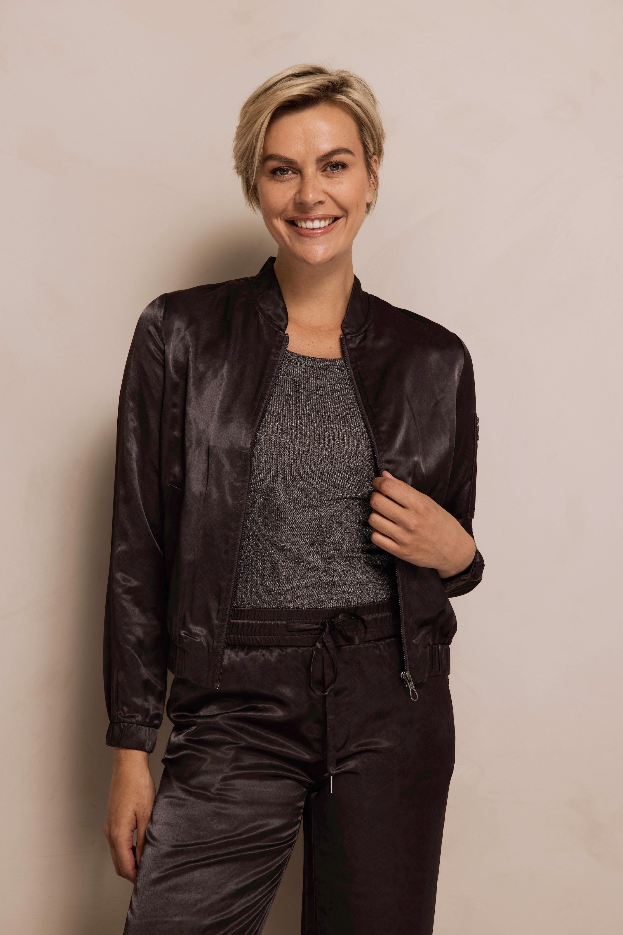 Image of Zhrill Boleroblazer "ZHMARIE" casual Look, mit Reissverschluss, normale Passform, mit Stehkragen