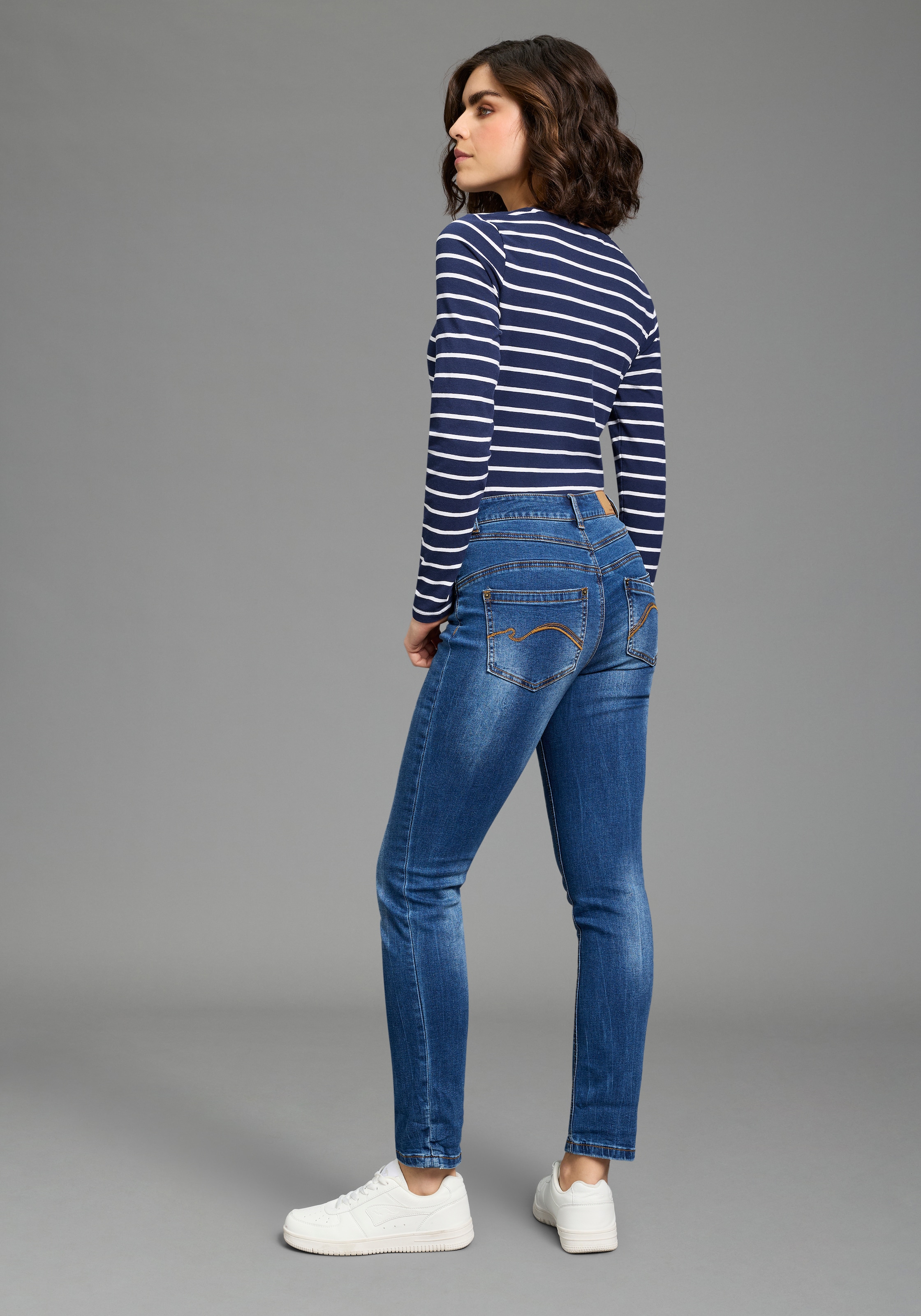 KangaROOS Jeans Relax-fit »RELAX-FIT HIGH WAIST« knöchelfreie Schnittform,  krempelbare Beinabschlüsse