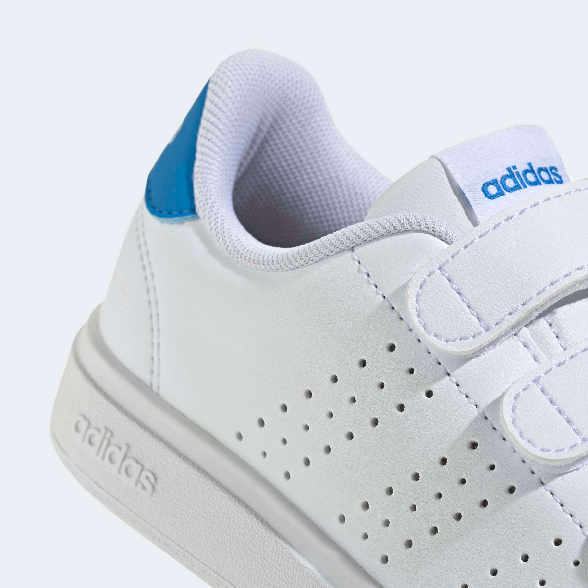 adidas Sportswear Chaussures à scratch »ADVANTAGE BASE 2.0 KIDS«  Design auf den Spuren des adidas Stan Smith, für Kinder & Jugendliche