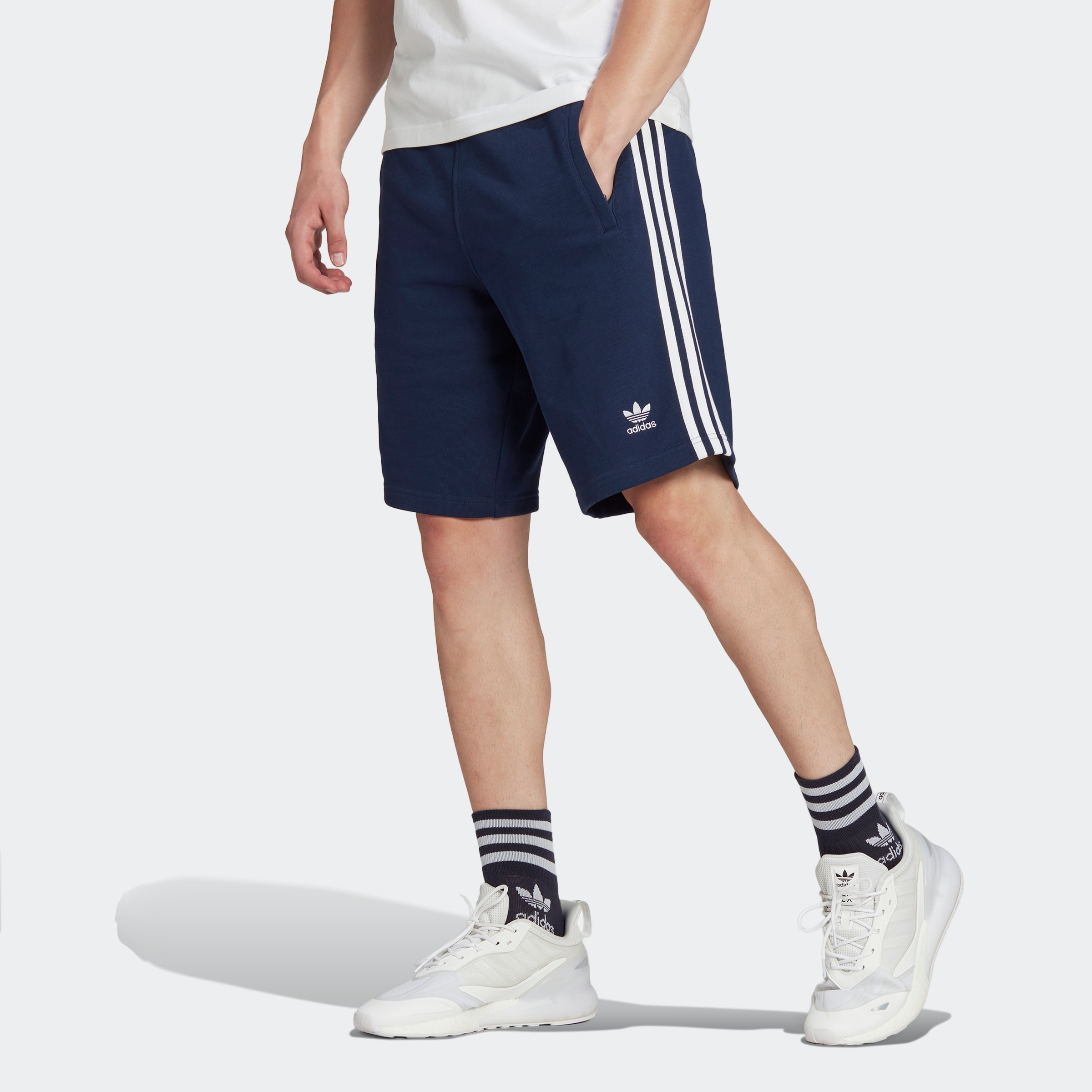 adidas Originals Shorts »ADICOLOR CLASSICS 3-STREIFEN SWEAT«, (1 tlg.)  Trouver sur