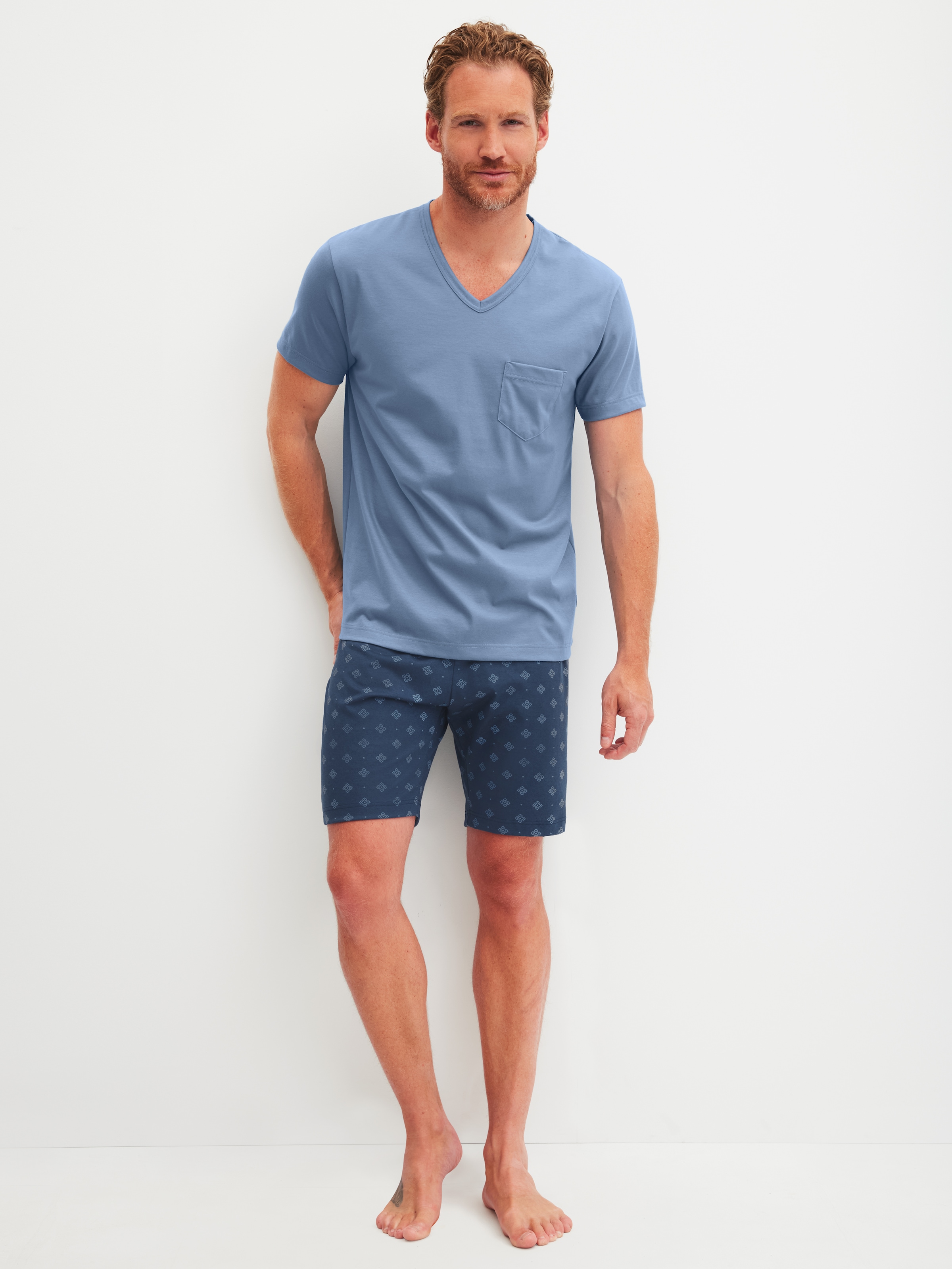 Image of CALIDA Shorty "Relax Imprint 2" 2 V-Ausschnitt, Brusttasche, Kurzarm, Single Jersey Qualität