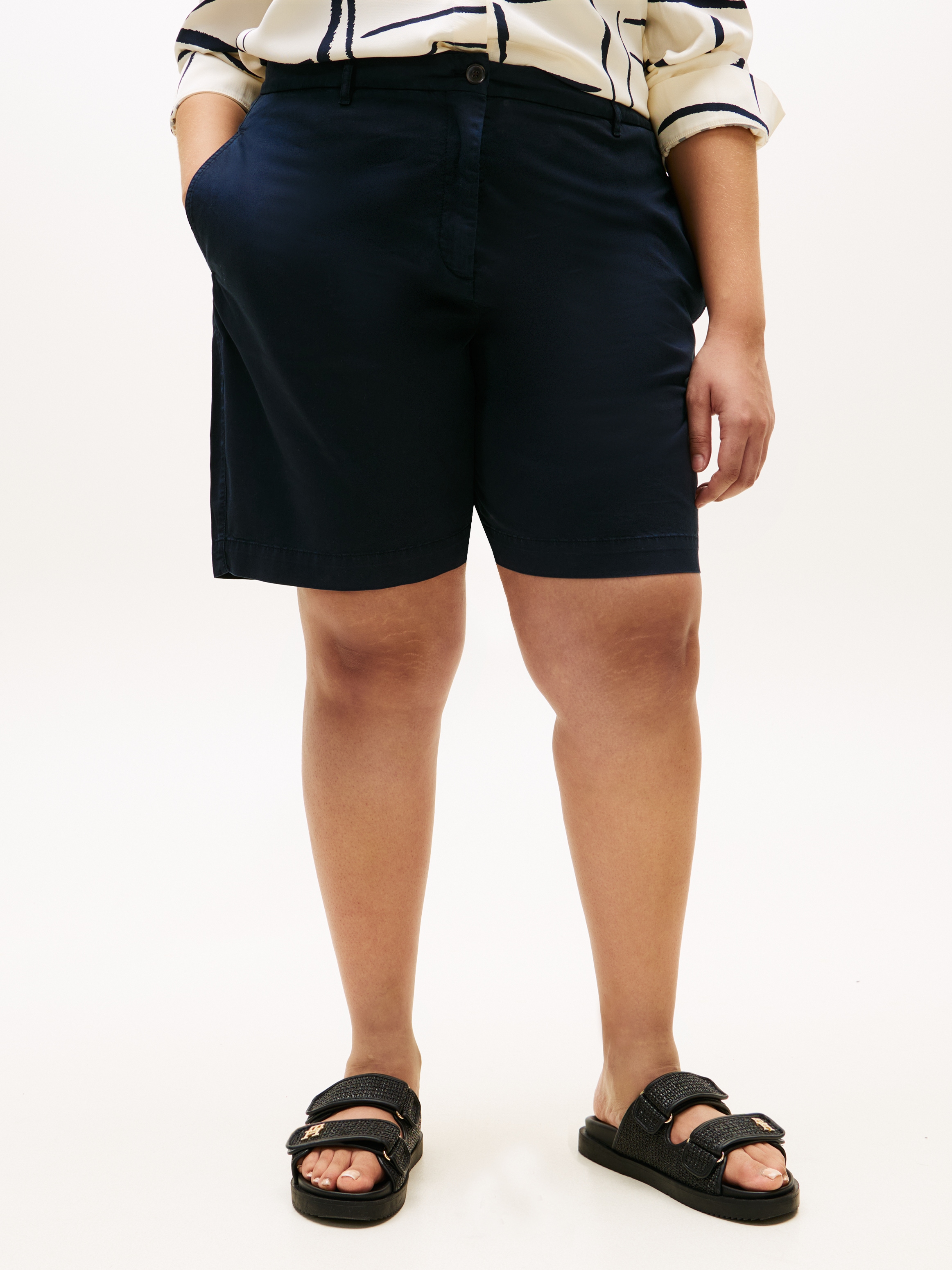 Image of Tommy Hilfiger Curve Chinoshorts "CRV CO GMD BLEND CHINO SHORT" in grossen Grössen