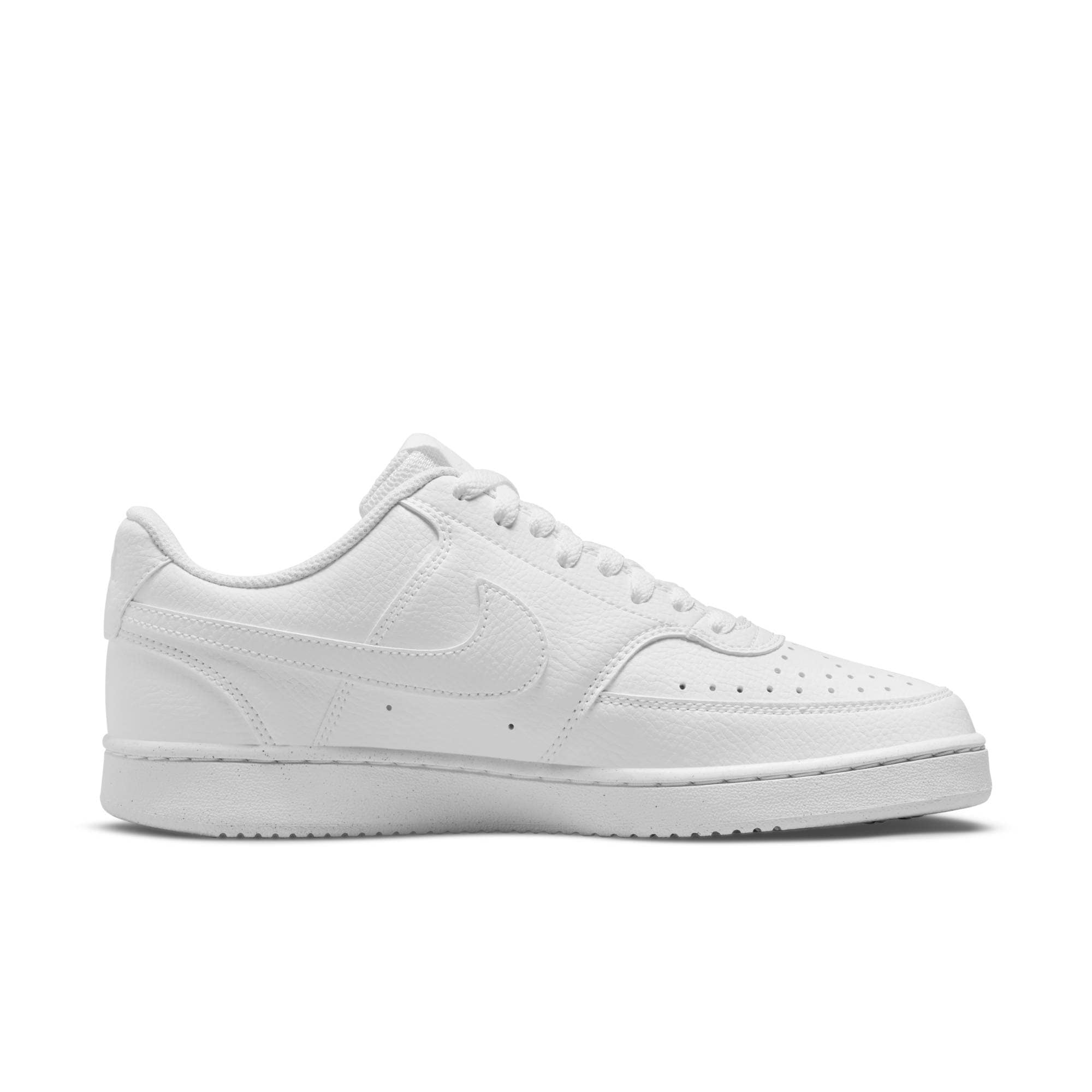 Nike Sportswear Sneaker »COURT VISION LOW NEXT NATURE«, Design auf den Spuren des Air Force 1
