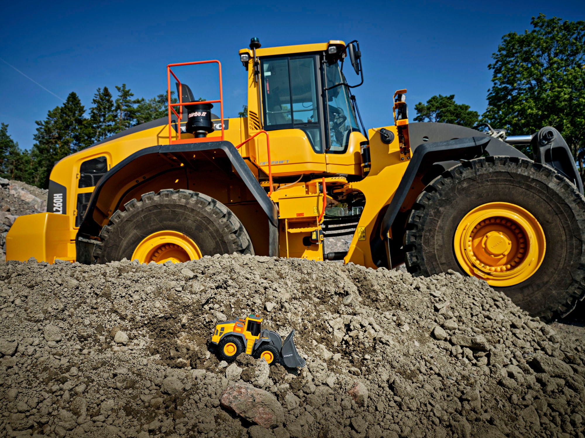 Dickie Toys Spielzeug-Radlader »Volvo Wheel Loader« mit Licht und Sound