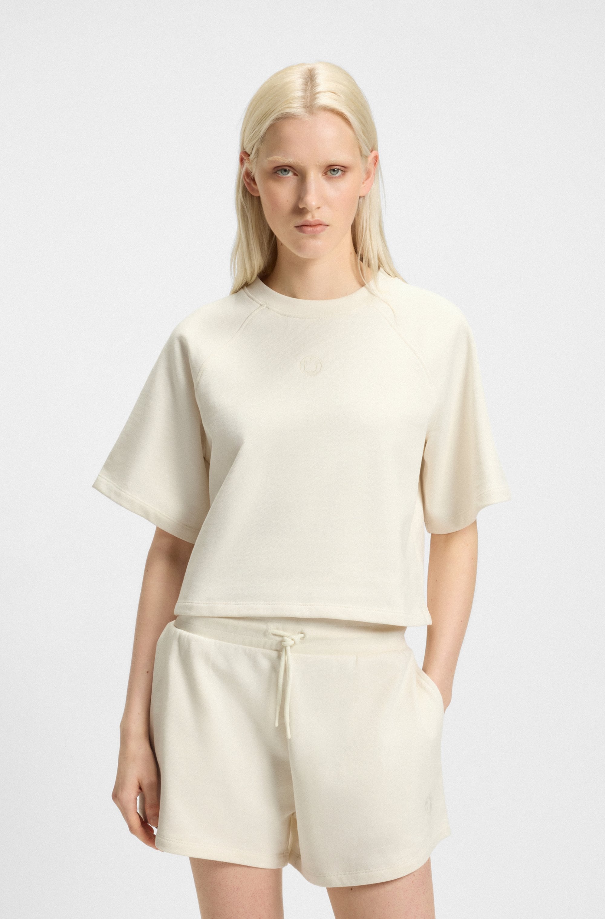 Image of HUGO T-Shirt "Dorlina" mit Logostickerei