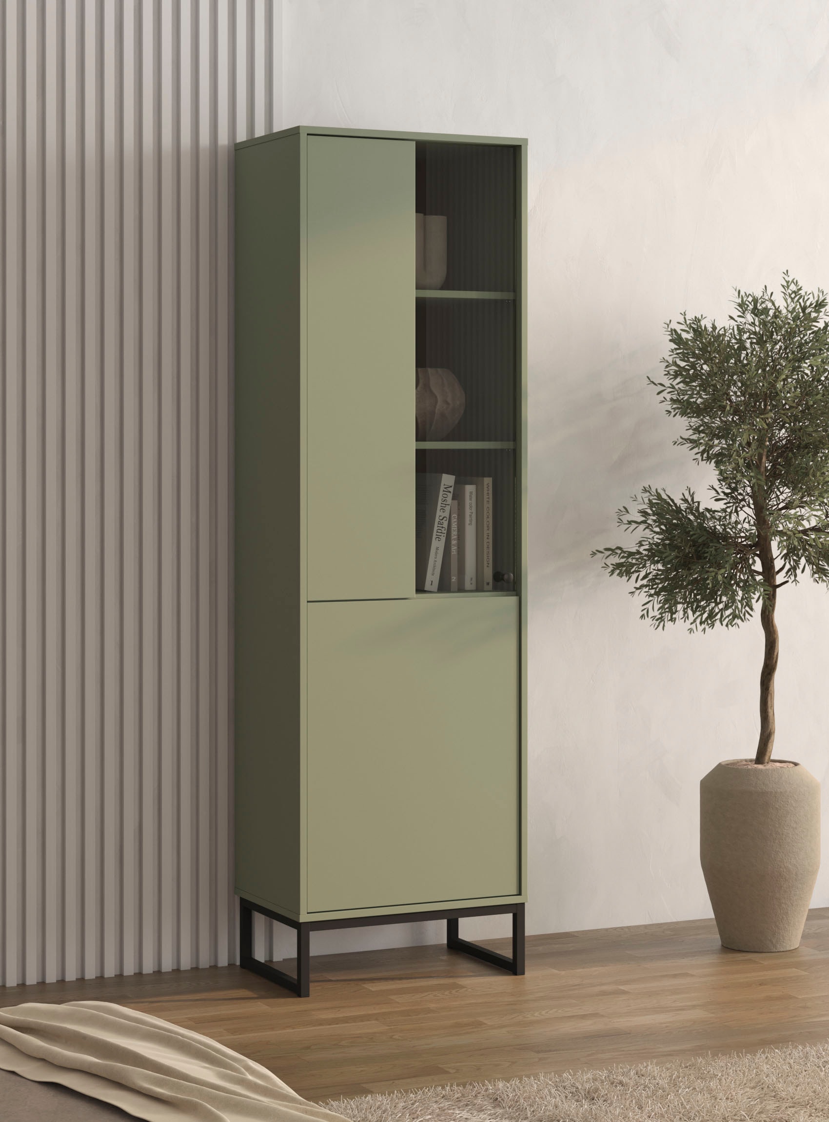 GOODproduct Vitrine »Loft, Höhe 180 cm, moderne Standvitrine mit 2 Türen, Metallkufen« Hochschrank mit viel Stauraum, Glastür und verstellbaren Einlegeböden