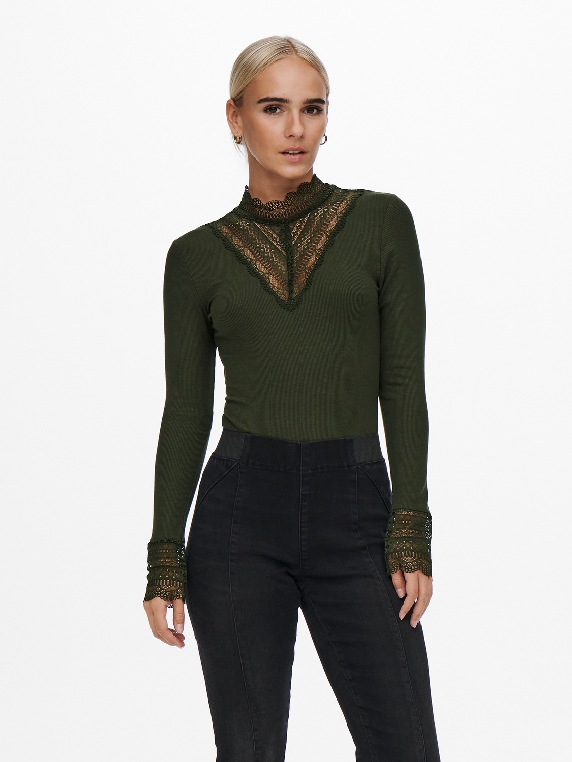 Image of ONLY Spitzenshirt "ONLTILDE L/S HIGH NECK LACE TOP JRS" Viskosemischung, mit Spitze