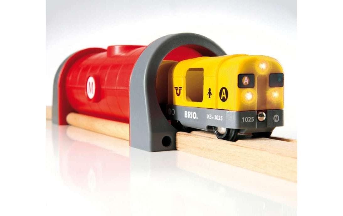 BRIO® Spielzeug-Eisenbahn »Strassen & Schienen Bahn Set Deluxe«
