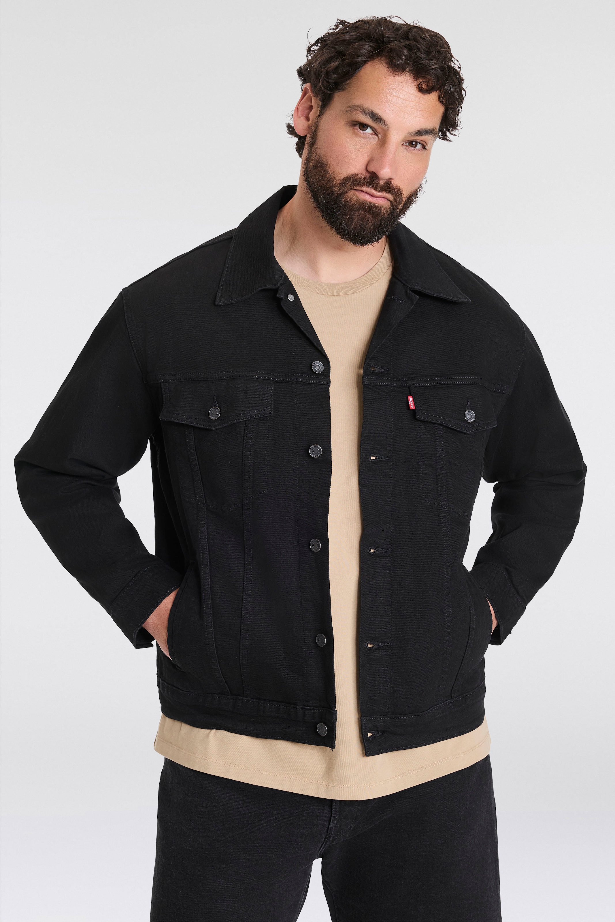 Image of Levis Plus Jeansjacke "BIG TRUCKER" ohne Kapuze mit Knopfleiste und Brusttaschen