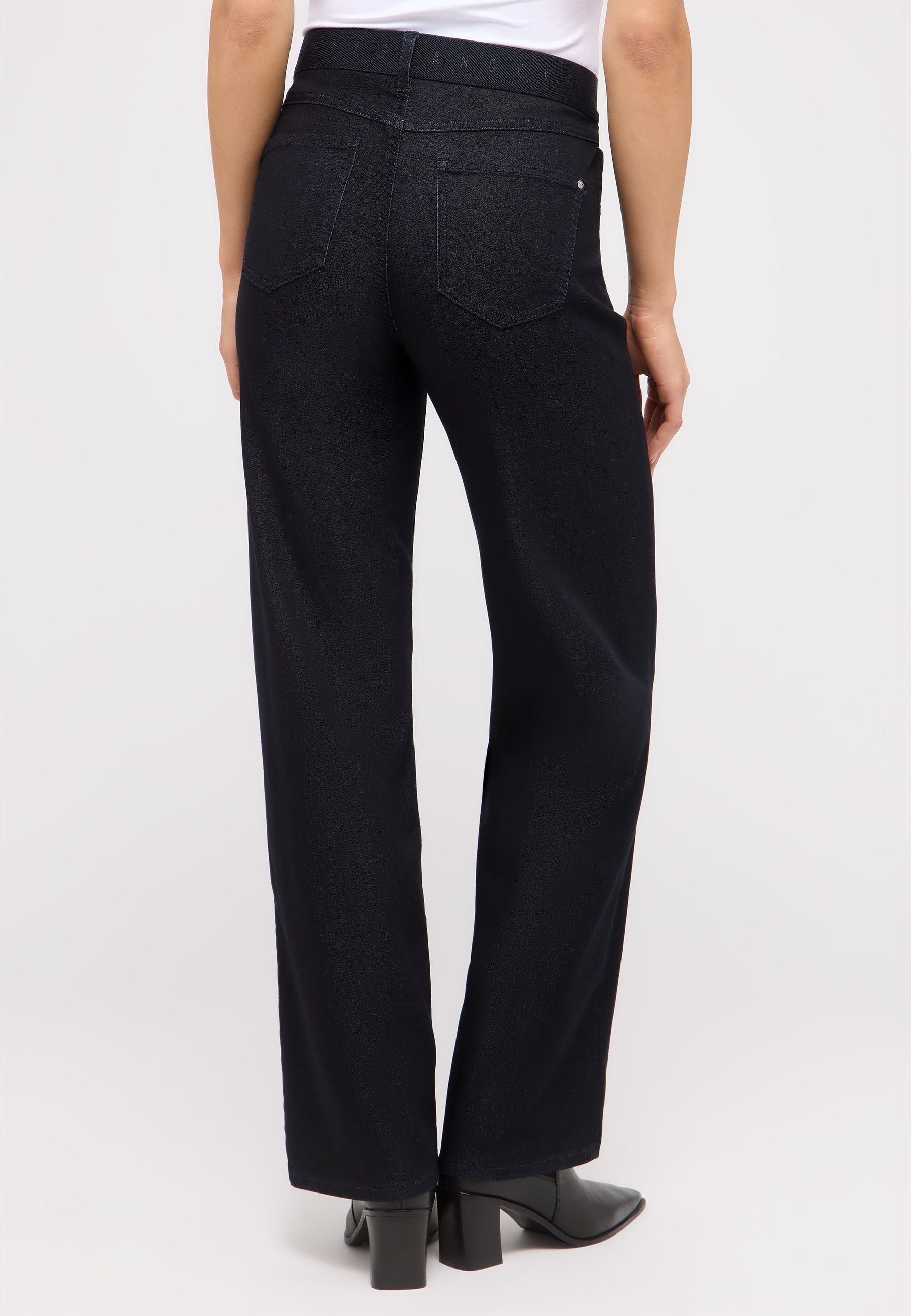 ANGELS Jeans à 5 poches »LIZ SPORTY« Coupe ample, avec une fermeture à bouton, avec fermeture éclair métallique