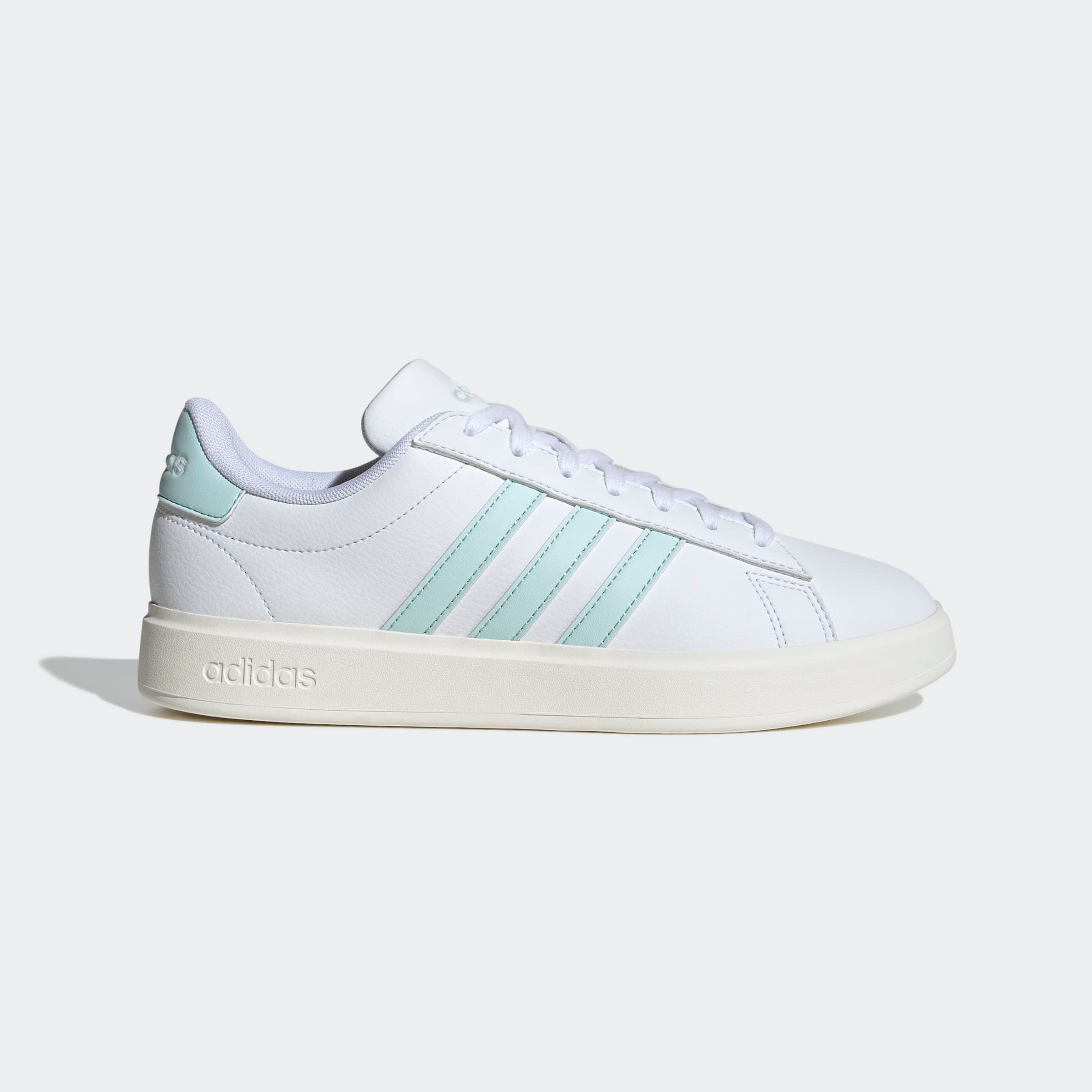 adidas Sportswear Sneaker »GRAND COURT CLOUDFOAM LIFESTYLE COURT COMFORT«, Design auf den Spuren des adidas Superstar