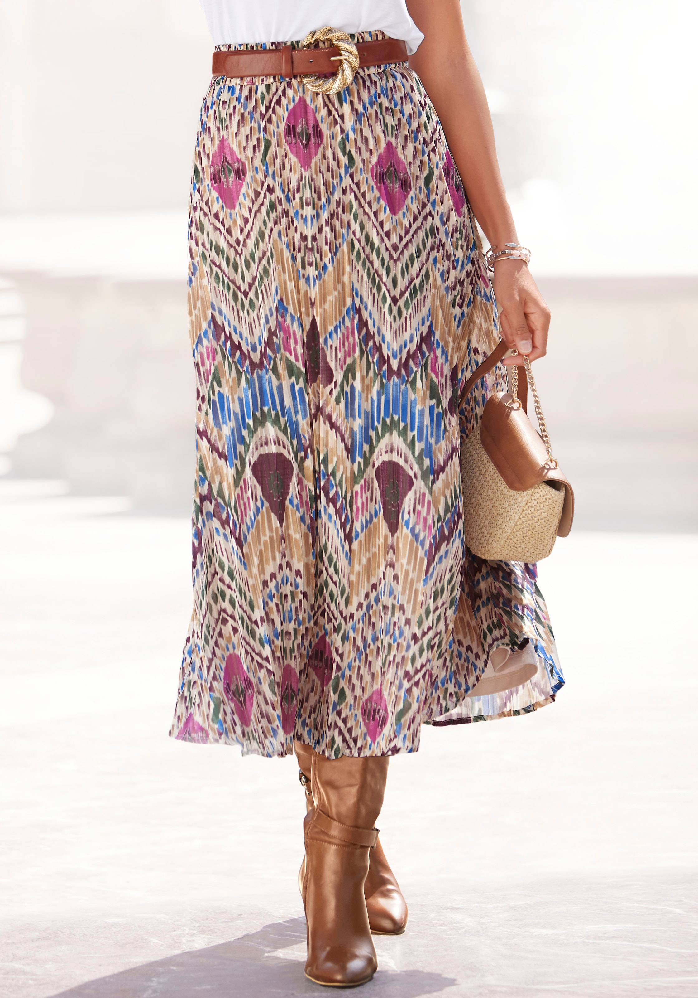 Image of LASCANA Plisseerock "aus leichter Chiffonware mit Ethnodruck" sommerlicher Midirock, modischer Faltenrock, eleganter Sommerrock