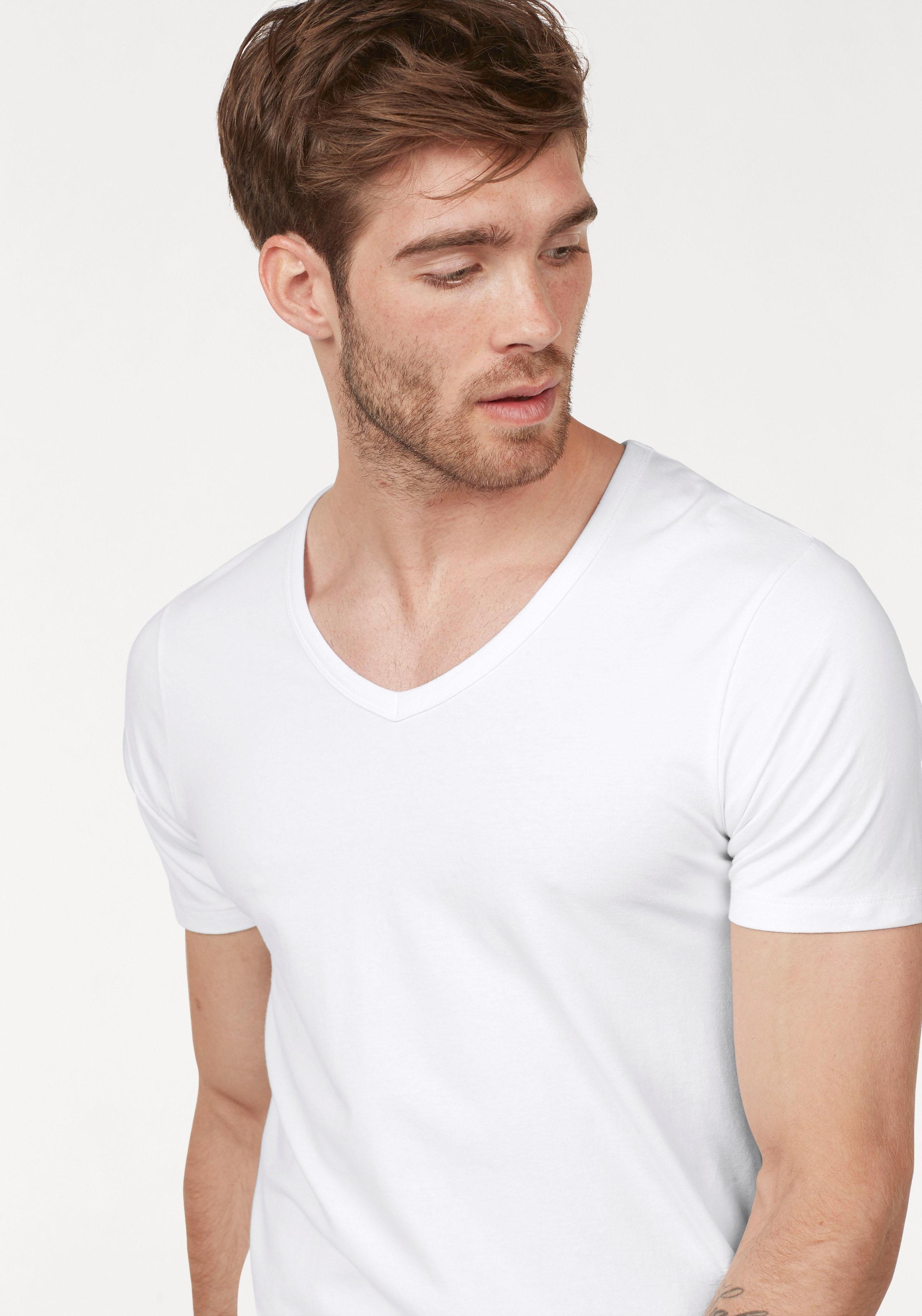 Jack & Jones T-Shirt »SLIM- FIT BASIC TEE V-NECK«, mit V-Ausschnitt