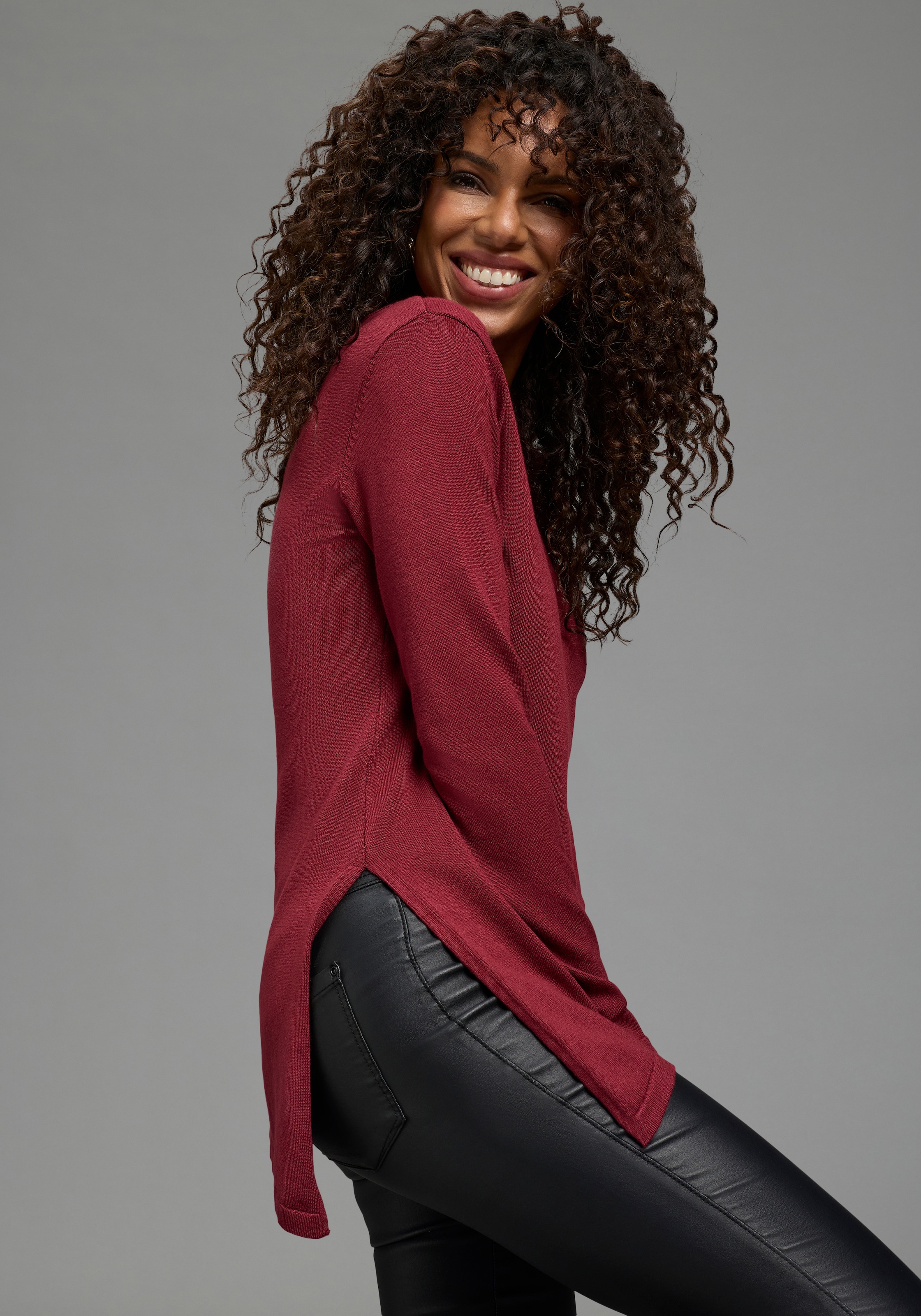 Bruno Banani Pull en tricot »mit asymmetrischem Saum und seitlichem Schlitz« col rond, longueur couvrant les hanches, coupe ajustée