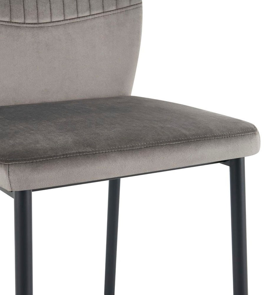 GOODproduct Esszimmerstuhl »Nora, 4er-Set« (Set) 4 Stk.moderne Samtstühle mit Kontrastnähten und schwarzem Metallgestell
