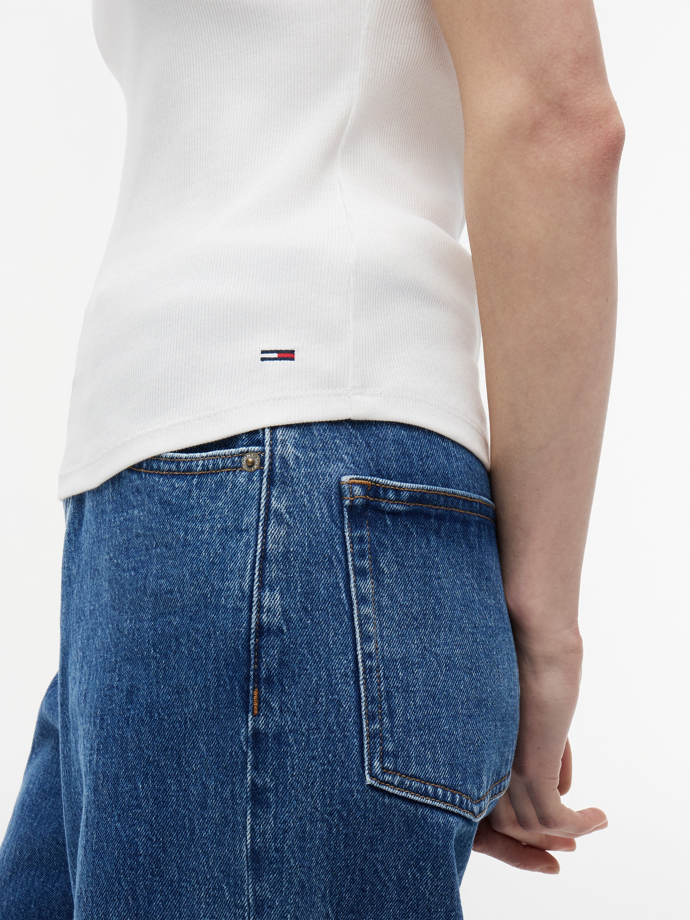 Tommy Jeans Ripptanktop »TJW SLIM ESS LOGO 1 RIB TANK« Baumwollmischung, slim fit, in gerippter Struktur