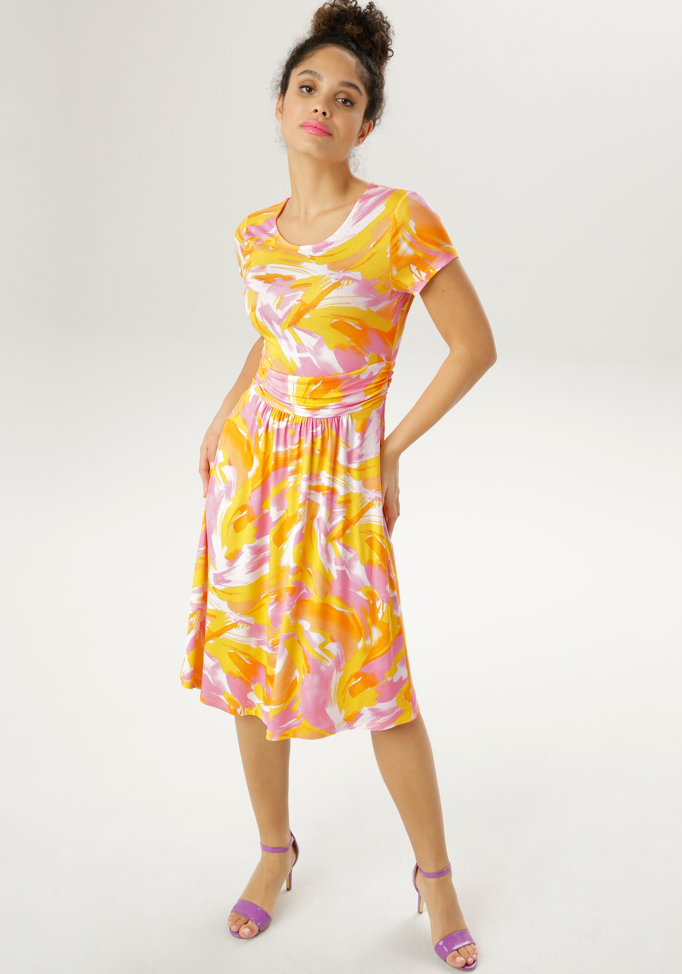 Aniston SELECTED Sommerkleid, mit gerafftem Bund in der Taille - NEUE KOLLEKTION kaufen