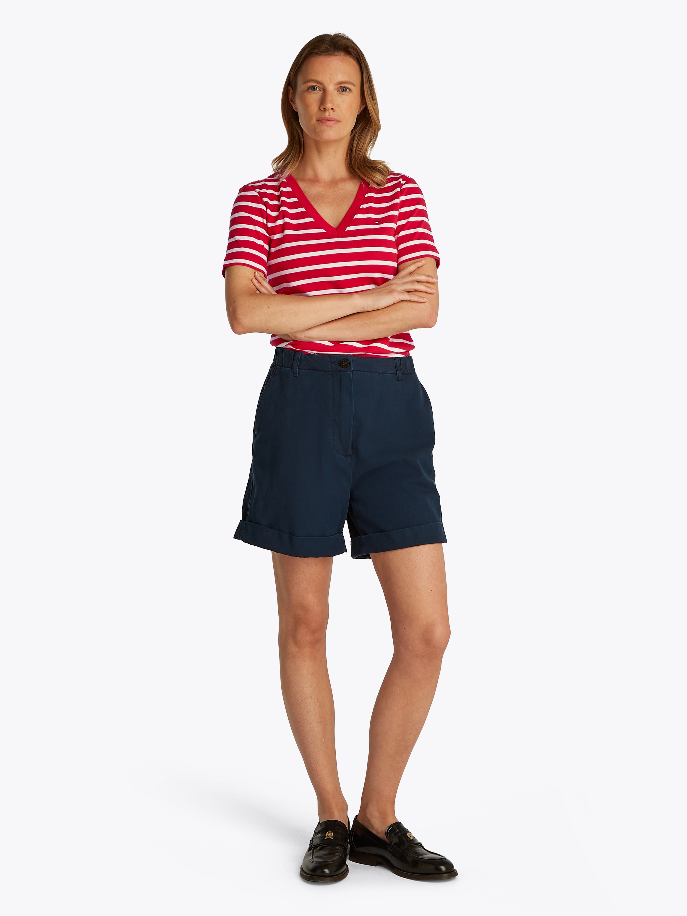 Tommy Hilfiger T-Shirt »SLIM CODY V-NK SS«, mit Logostickerei