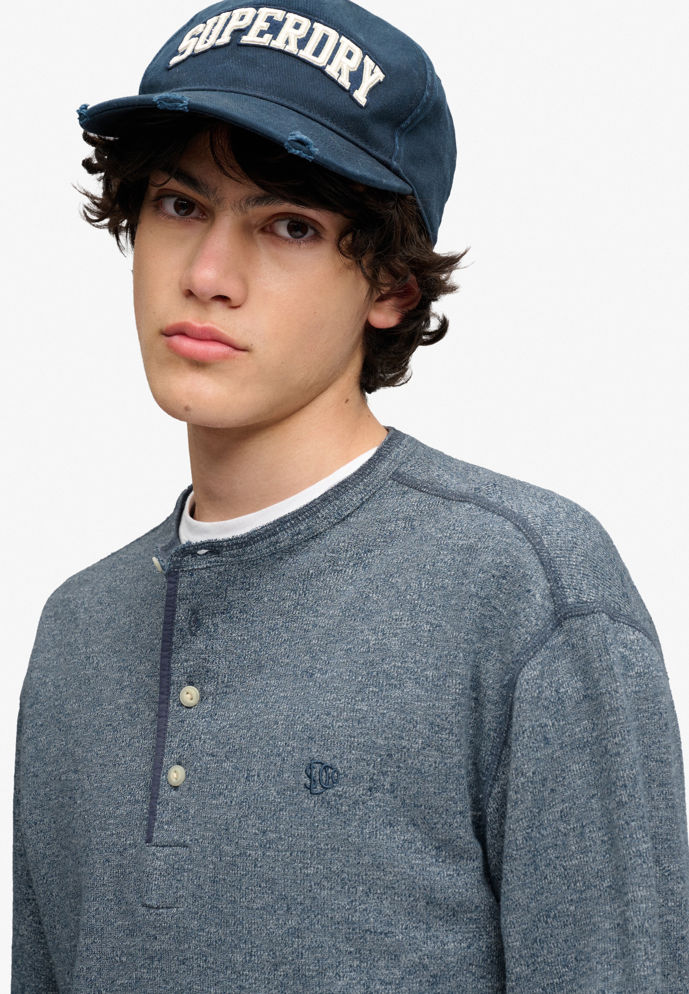 Superdry Langarmshirt »MINI SLUB WAFFLE LS GRANDAD« lockere Passform, mit Rundhalsausschnitt, aus Baumwolle