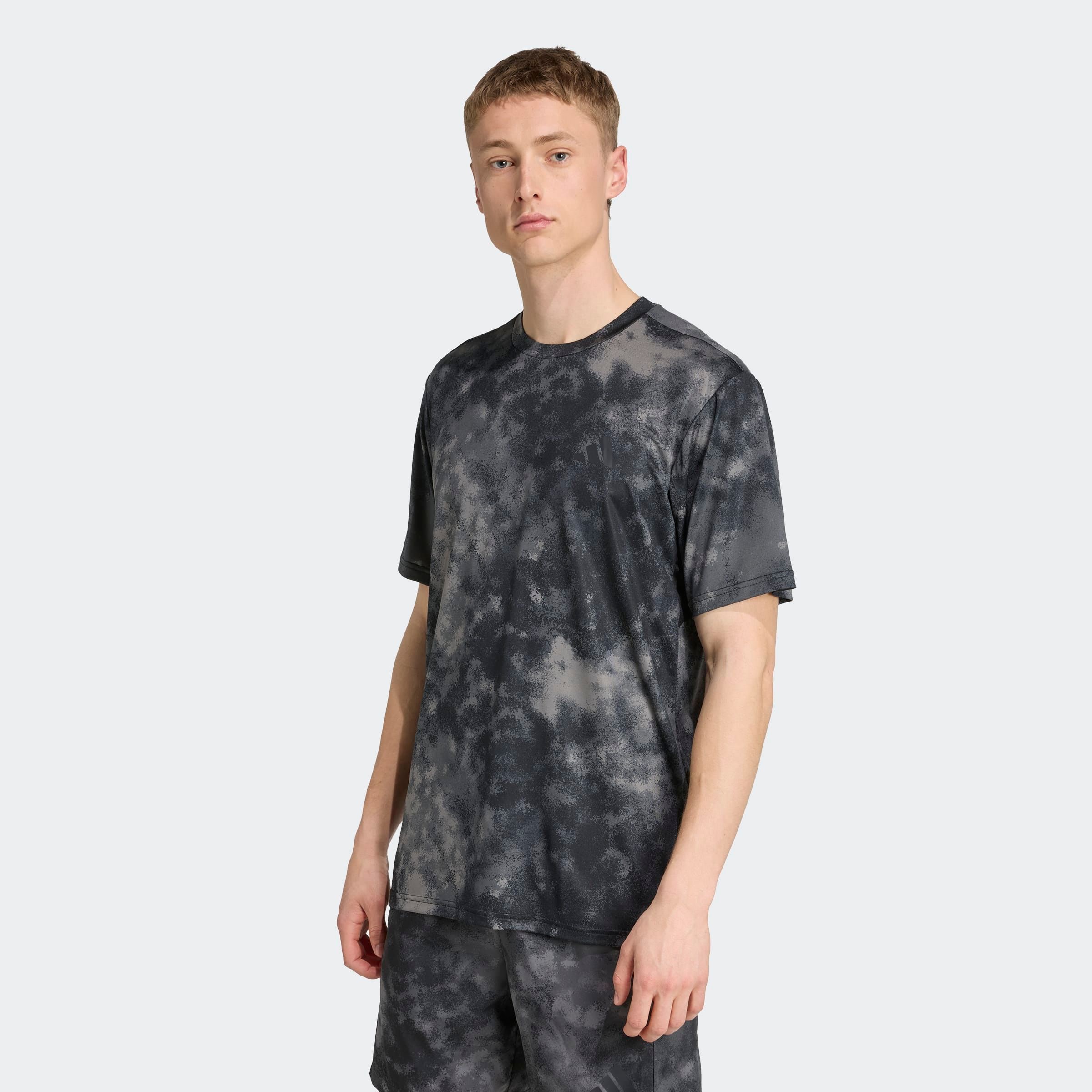 Image of adidas Performance T-Shirt "TRAIN ESSENTIALS SEASONAL ALLOVER-PRINT" sportlicher Stil, Alloverprint im Camouflage-Look, schnell trocknend