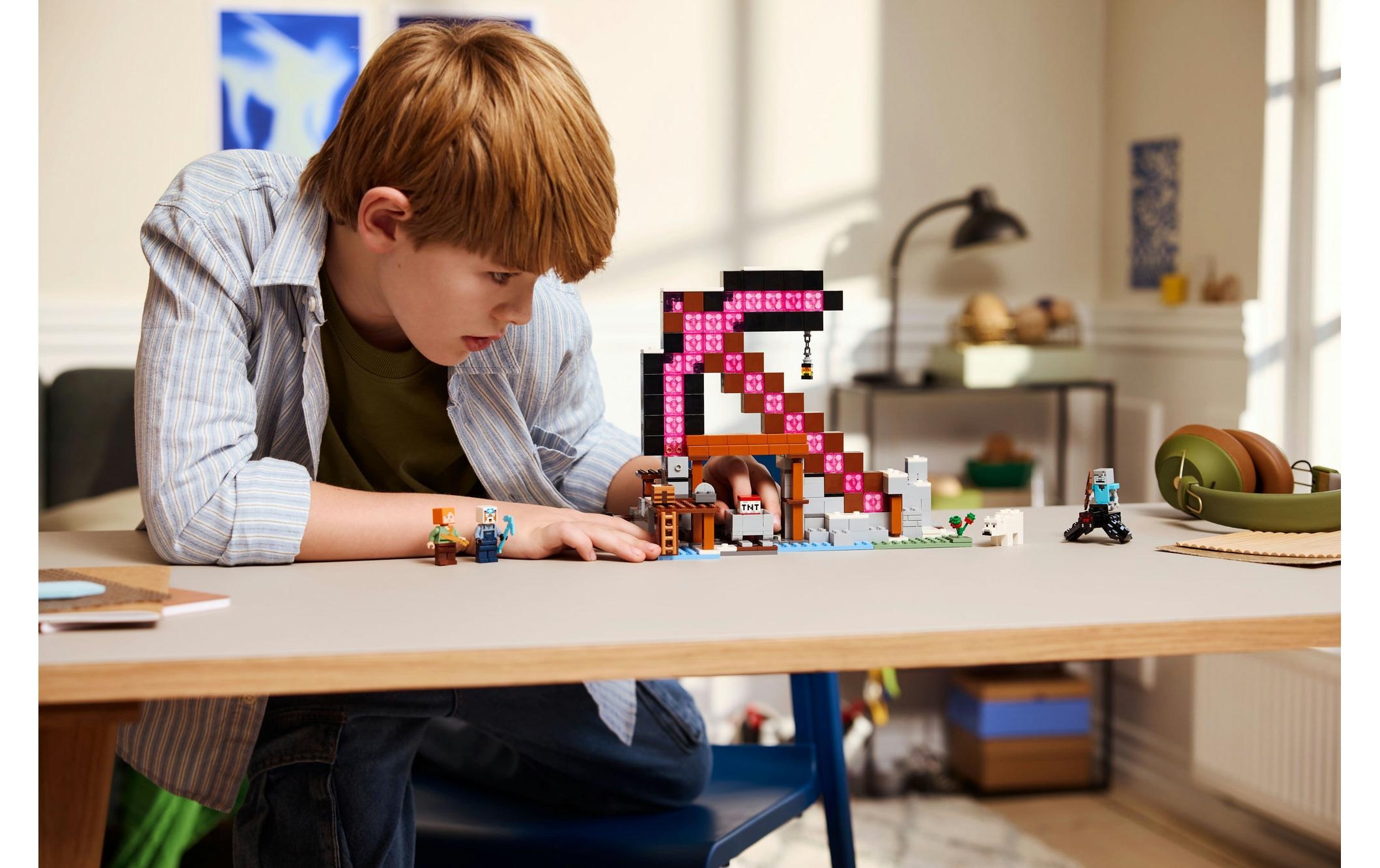 LEGO® Spielbausteine »Minecraft Die Spitzhackenmine 21277«