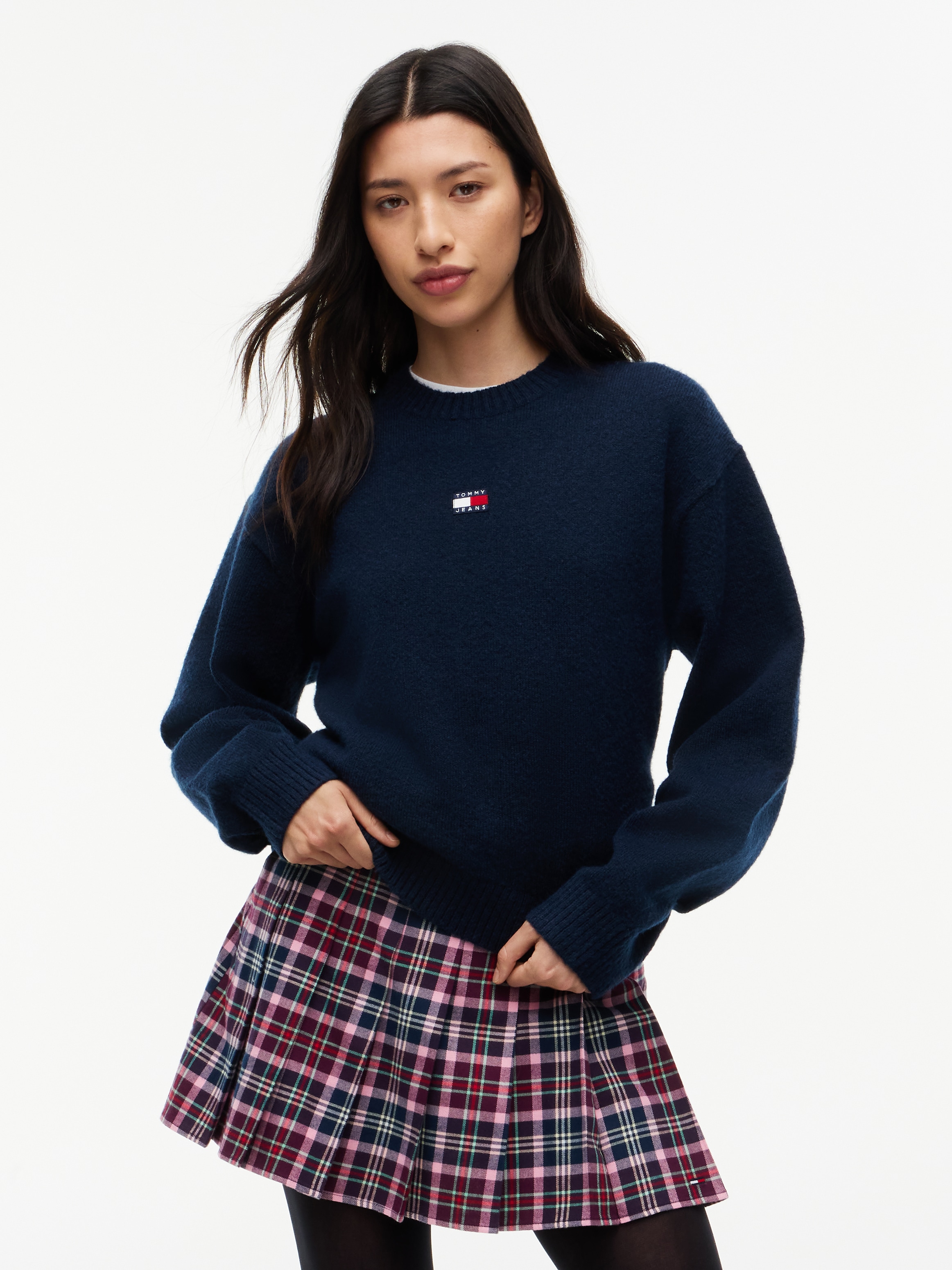 Image of Tommy Jeans Rundhalspullover "TJW FLUFFY BADGE SWEATER EXT" Materialmix mit Alpaka