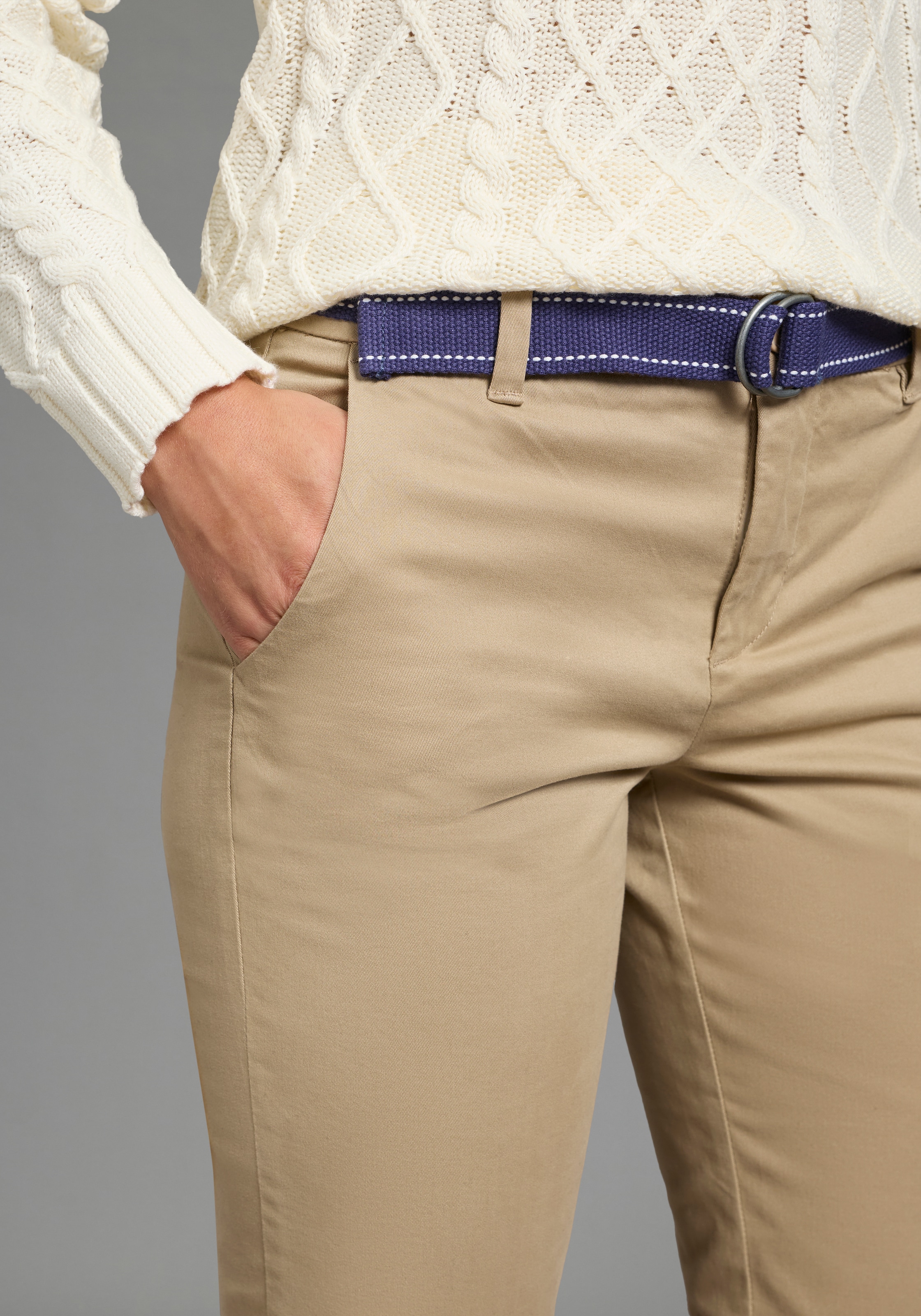 AJC Chinos  forme décontractée avec ceinture contrastante