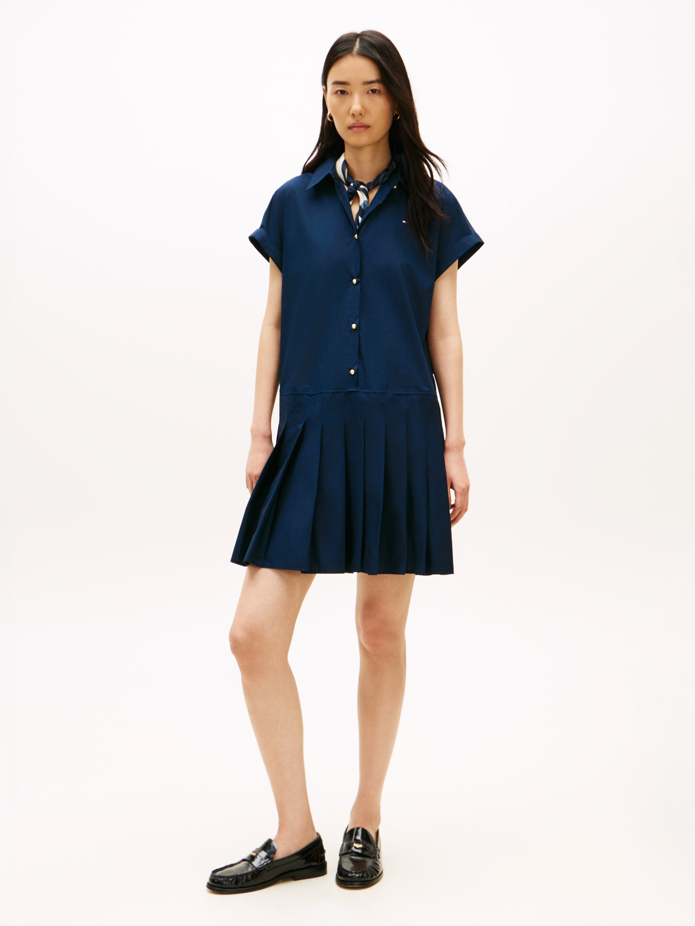 Tommy Hilfiger Shirtkleid »POPLIN PLEATED SHORT SS DRESS« mit Logo-Stickerei