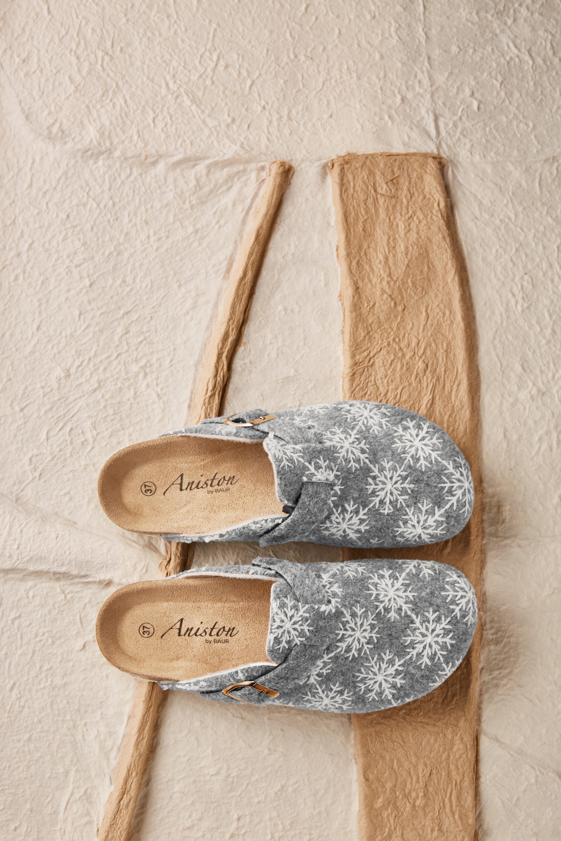 Aniston SHOES Sabot  sabots, chaussons d'intérieur, pantoufles, boucle réglable