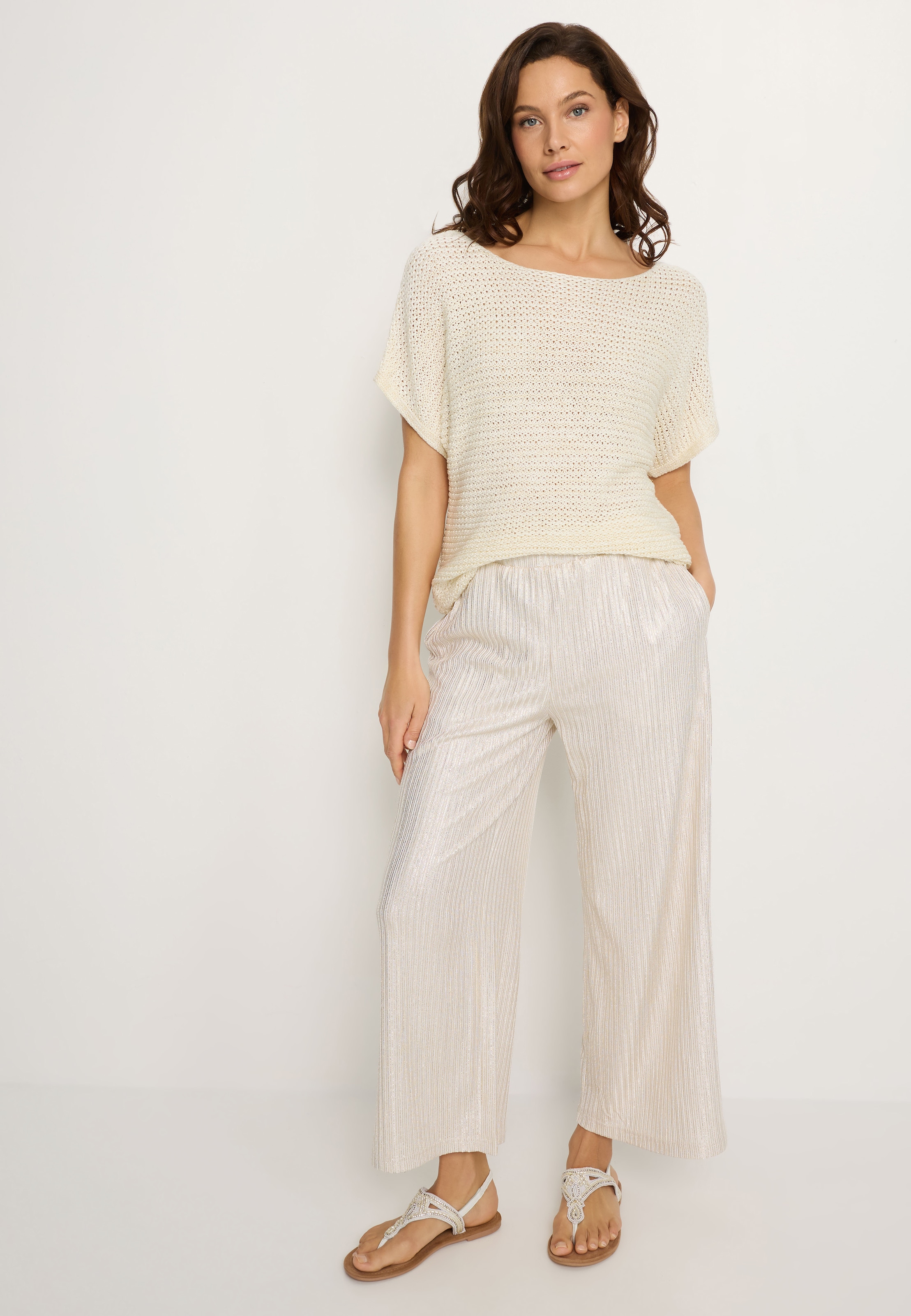LASCANA Pull à manches courtes en tricot ajouré aéré, pull d’été léger, effet métallique