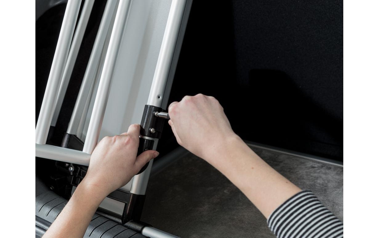 TRIXIE Tierabsperrgitter »Auto-Gitter Universal«, Aluminium-Kunststoff, Montage ohne Bohren und Schrauben, 114 cm breit