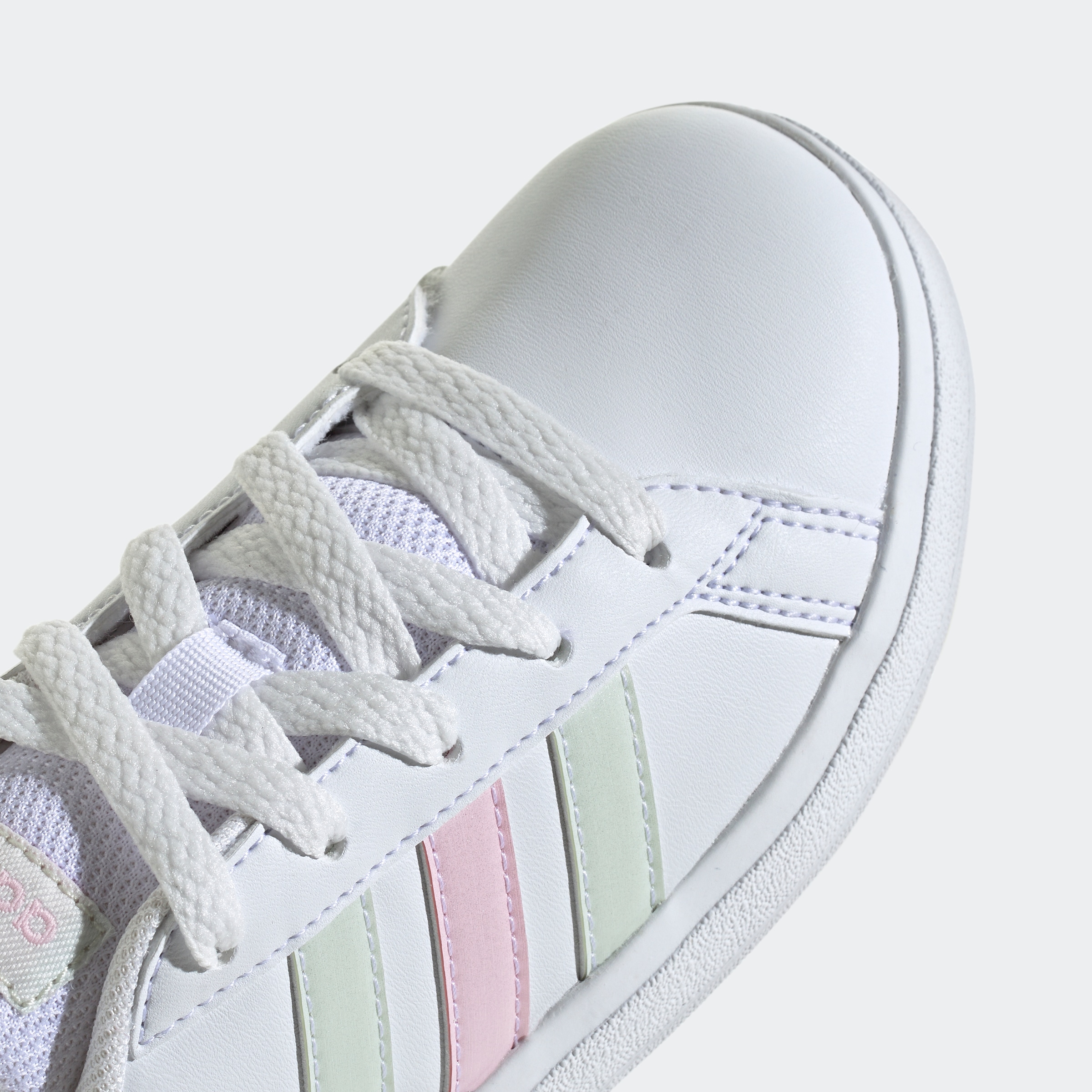 adidas Sportswear Sneaker »GRAND COURT LIFESTYLE TENNIS LACE-UP«, Design auf den Spuren des adidas Superstar