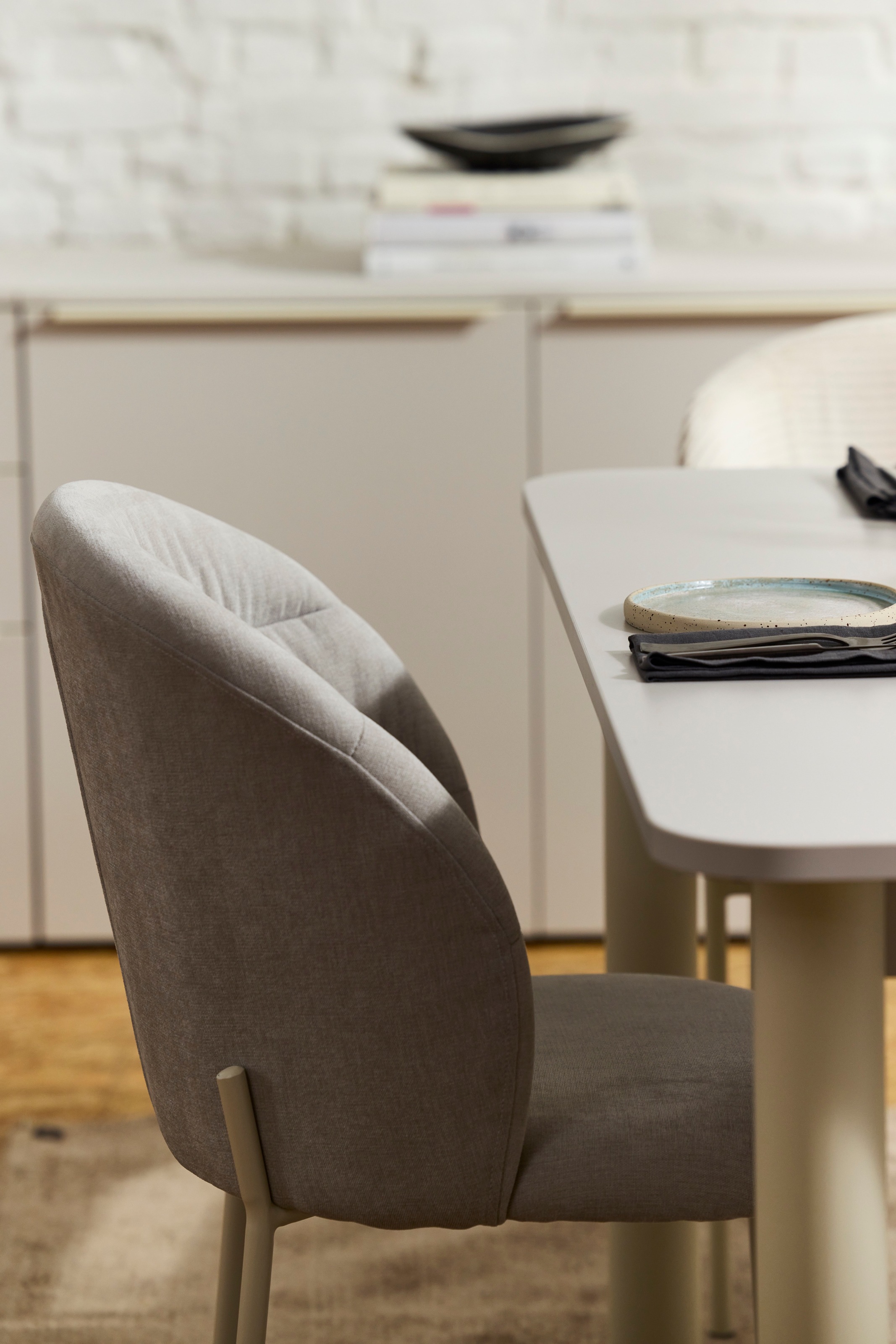 TOM TAILOR HOME 4-Fussstuhl »LEAF CHAIR« (Set) 2 Stk.4-Fussgestell, Raffung in der Rückenlehne
