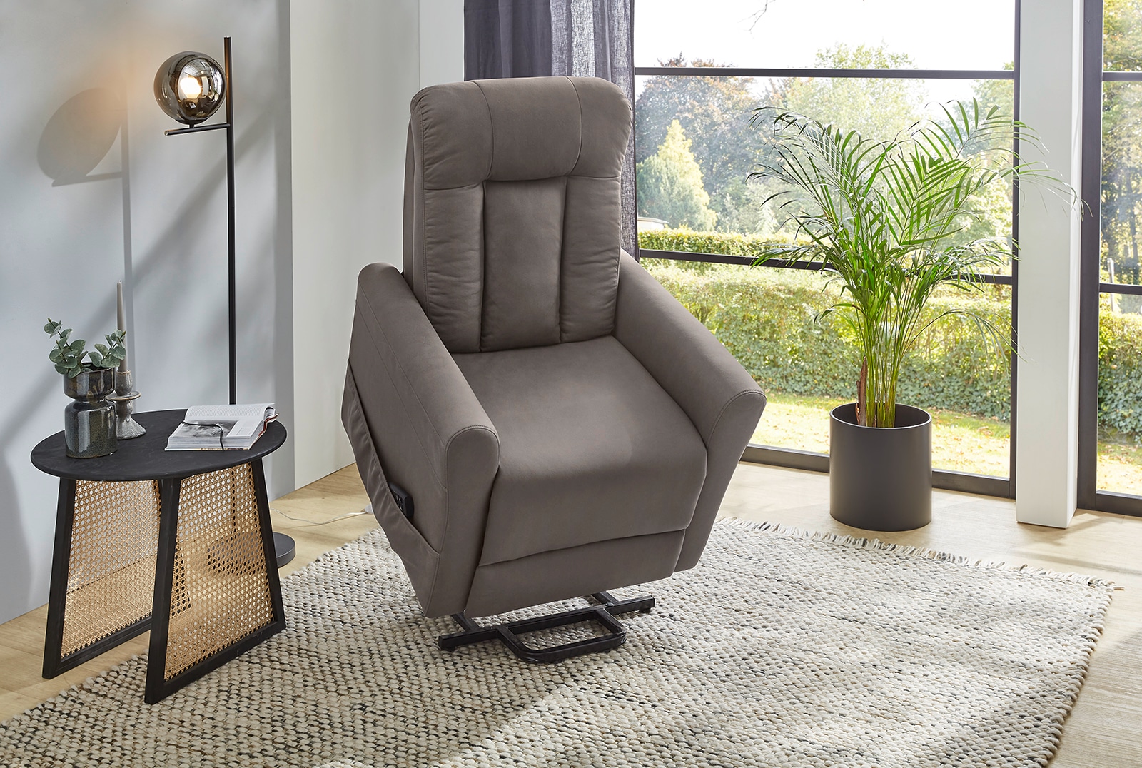 Jockenhöfer Gruppe TV-Sessel »Detroit, B: 83 cm, Sitzhöhe: 50 cm« elektr. Relaxfunktion & Aufstehhilfe, 2 Motoren
