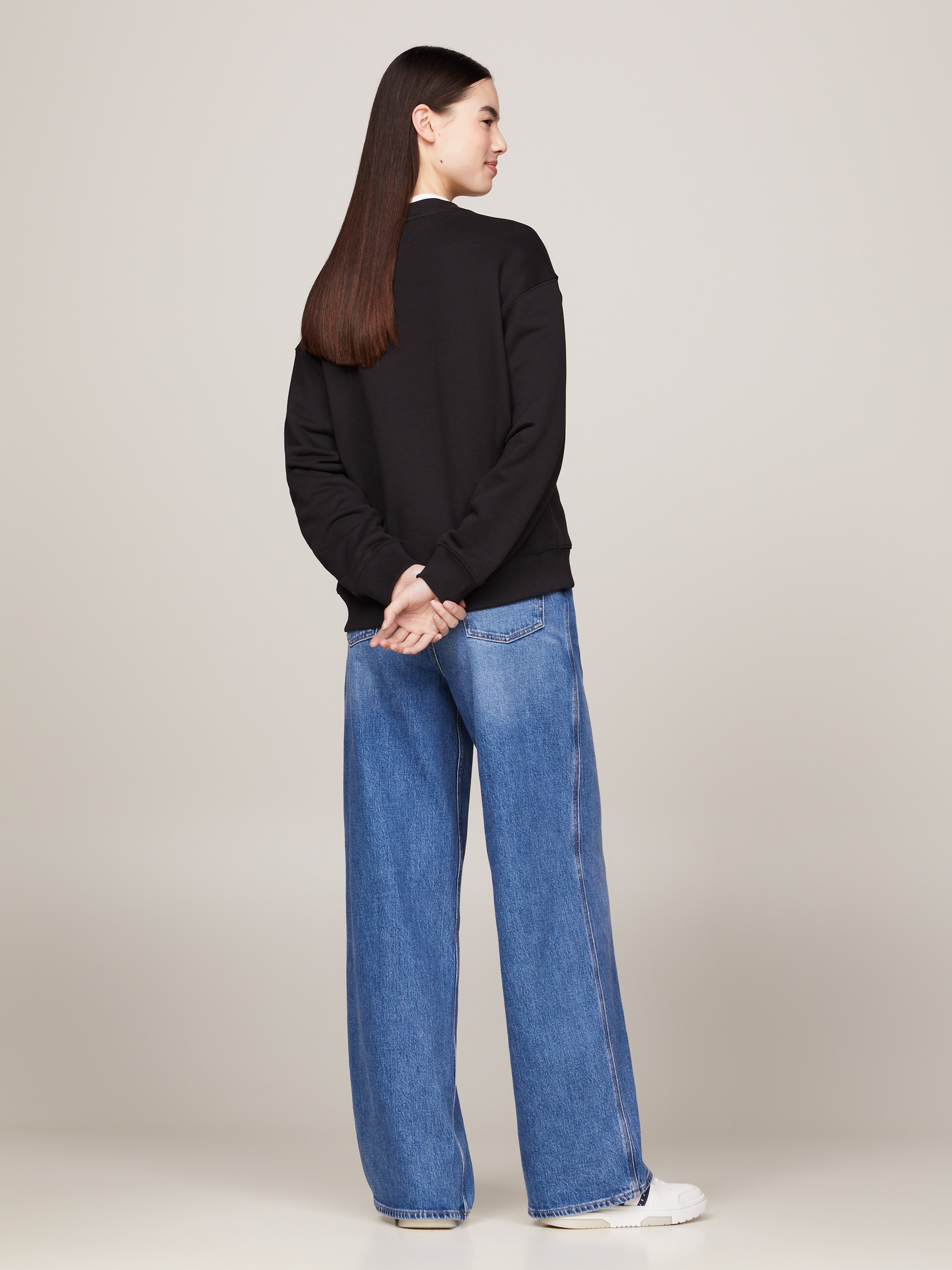 Tommy Jeans Sweatshirt, mit Dropshoulder-Design und Frontlogo