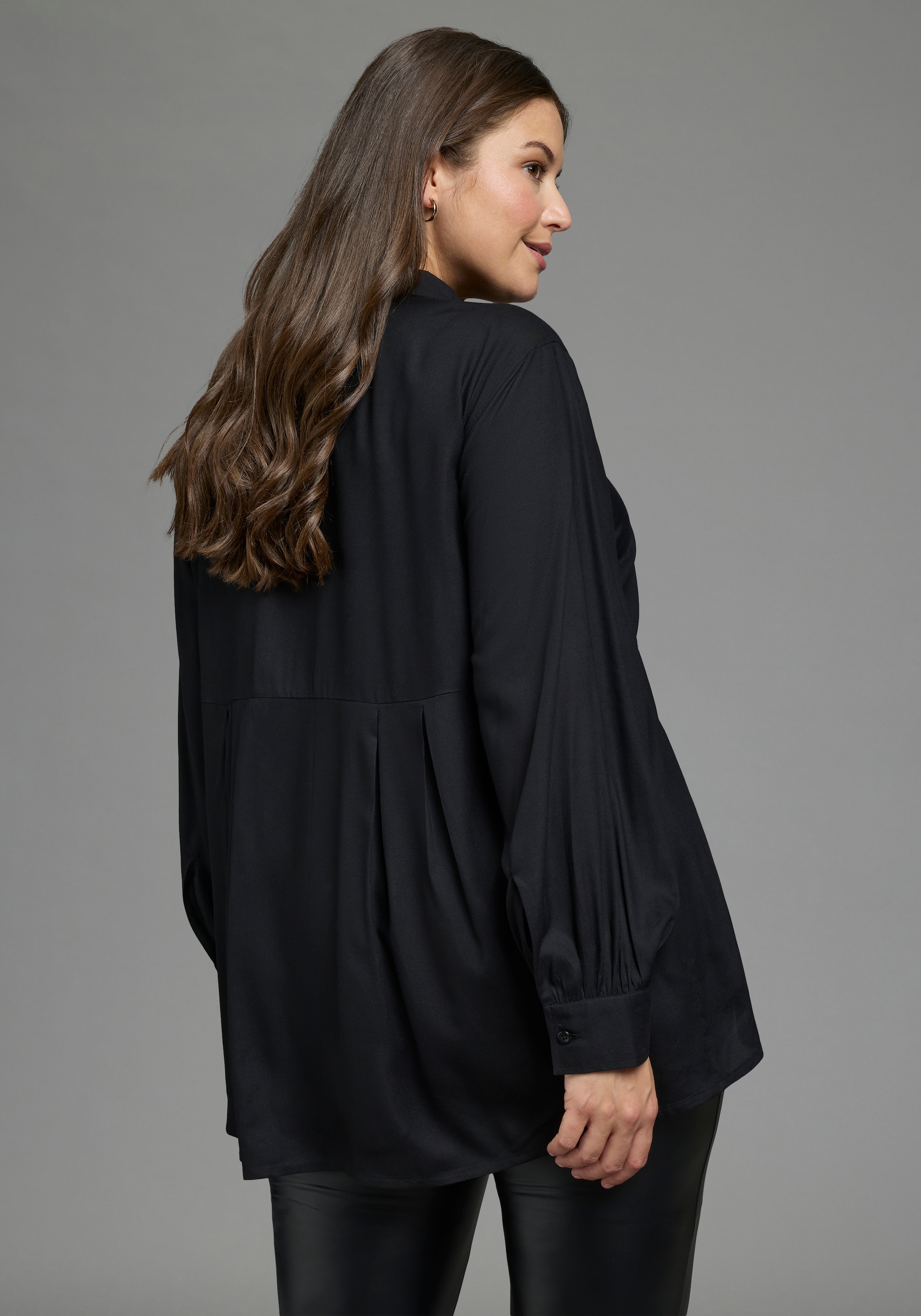 Laura Scott CURVE Chemisier long »Grosse Grössen« style féminin, en viscose, aspect uni, avec boutons