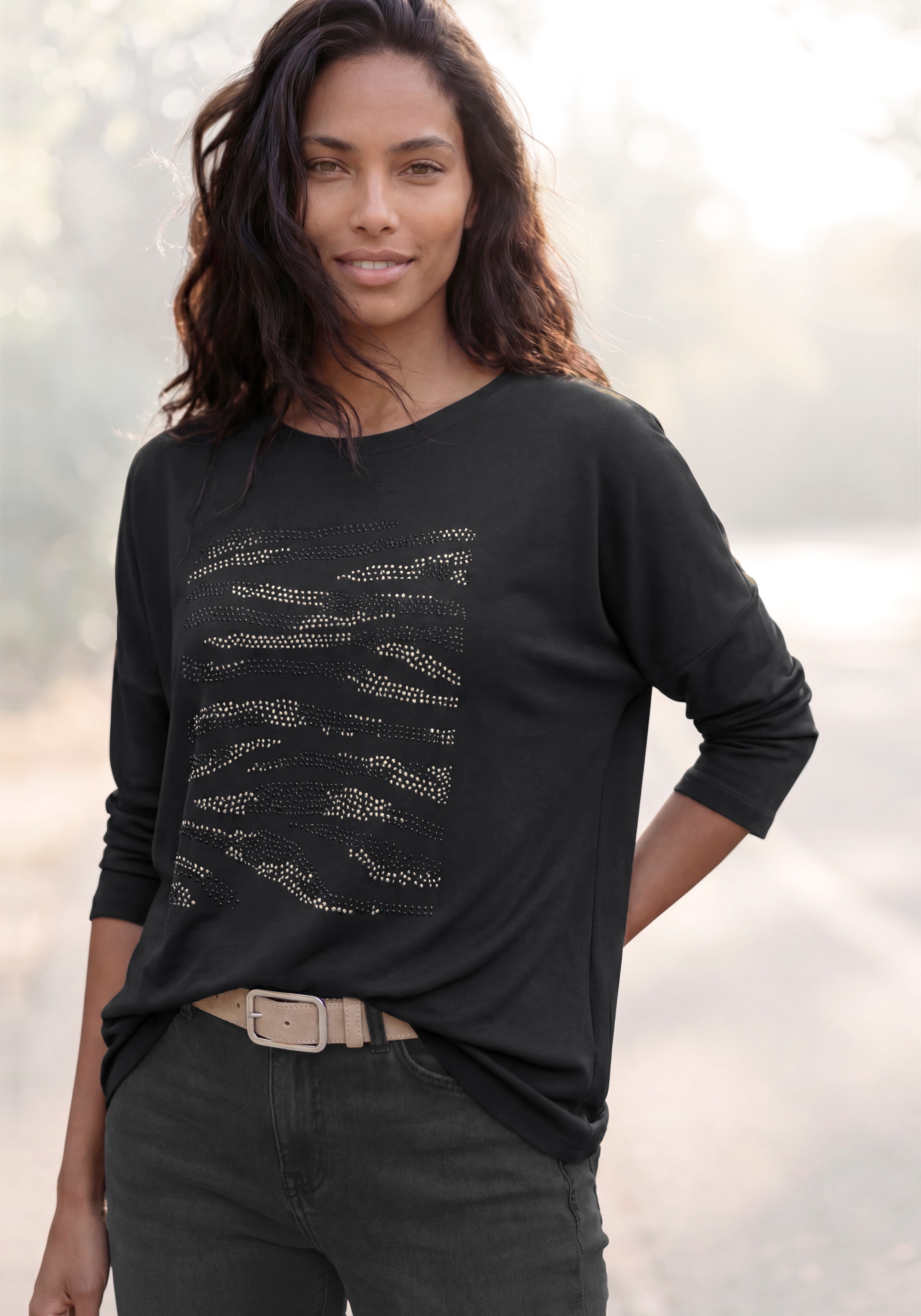 Image of LASCANA 3/4-Arm-Shirt "mit Strass-Dessin" aus French Terry-Qualität aus Viskose