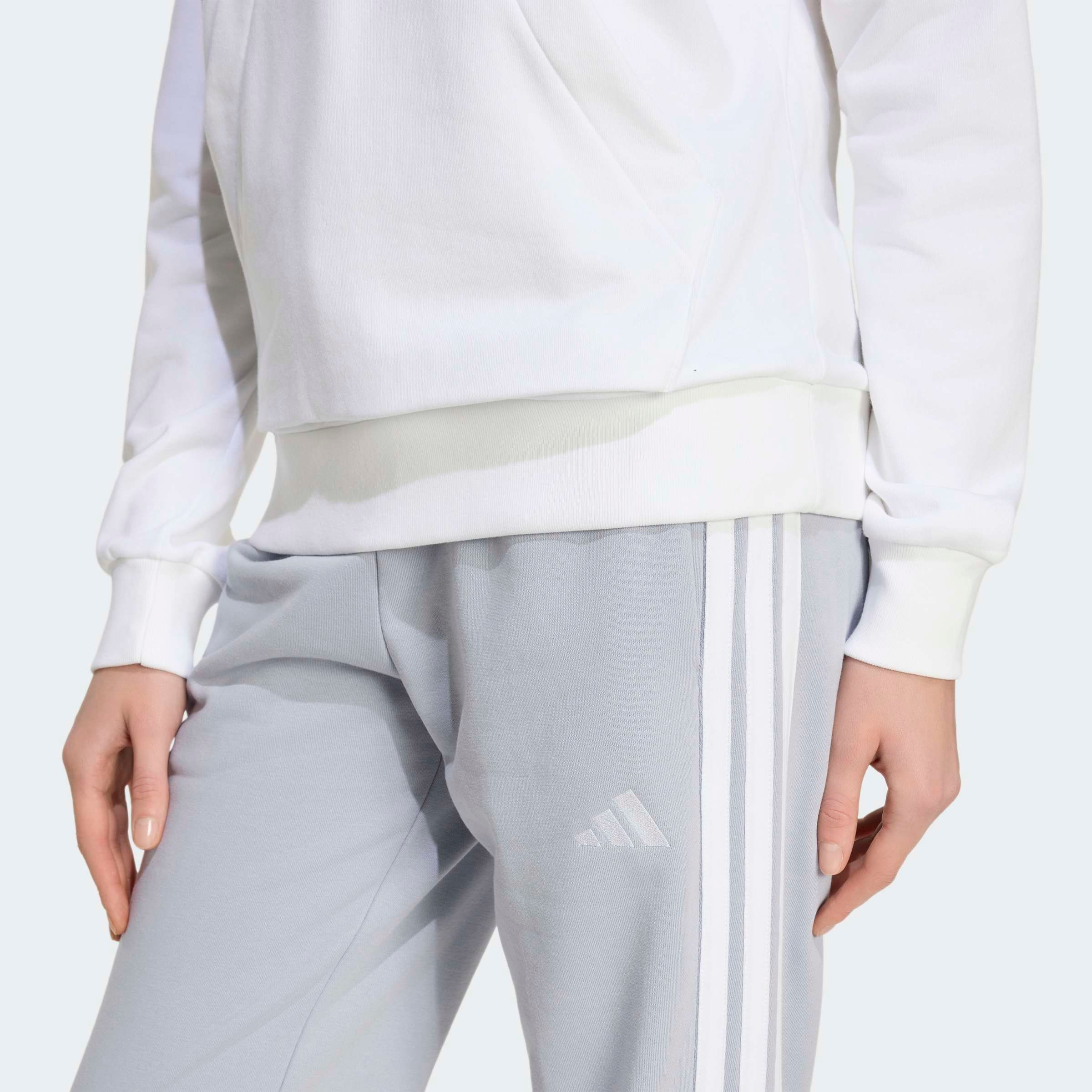 adidas Sportswear Sporthose »ESSENTIALS 3-STREIFEN FRENCH TERRY CUFFED«  Reguläre Passform, mittelhoher Bund, weiches French Terry Material