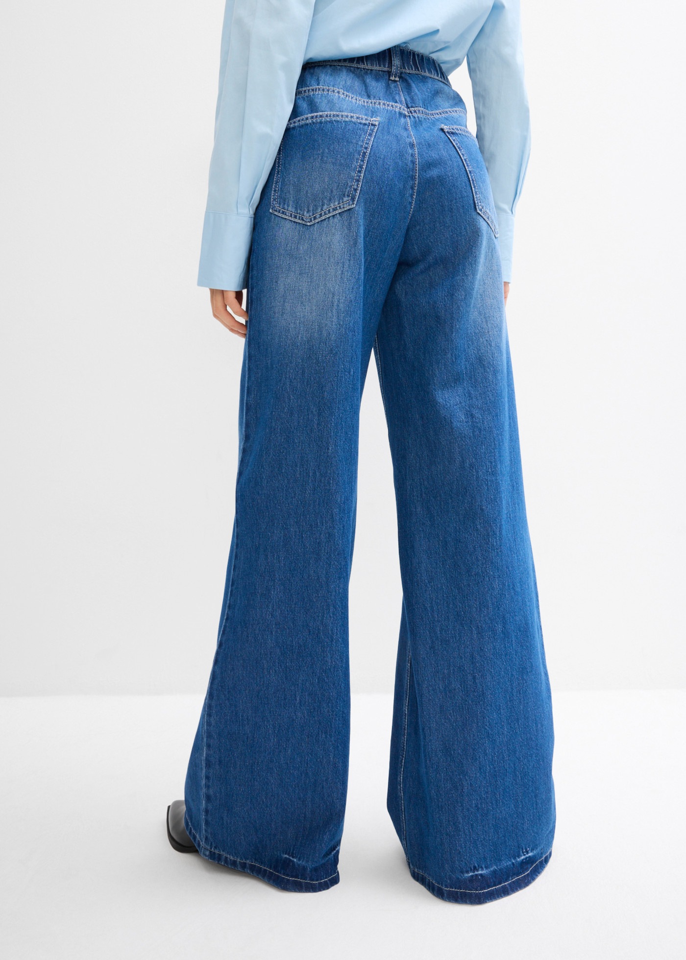Image of bonprix Weite Jeans weite Passform, 5-Pocket-Design, elastischer Bequembund, hohe Bundhöhe