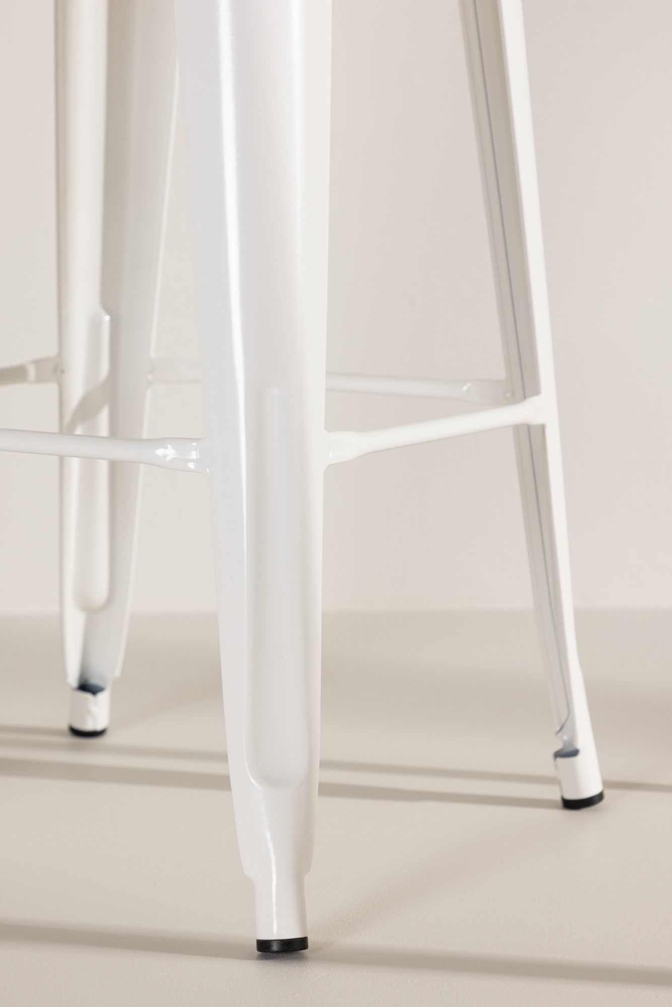 Venture Home Barhocker »Tempe, schlanker Barhocker in Beige, hohe Sitzfläche, 136 kg« Tresenstuhl, Stahlrahmen, Fussstütze, ausgestellte Beine, schlicht