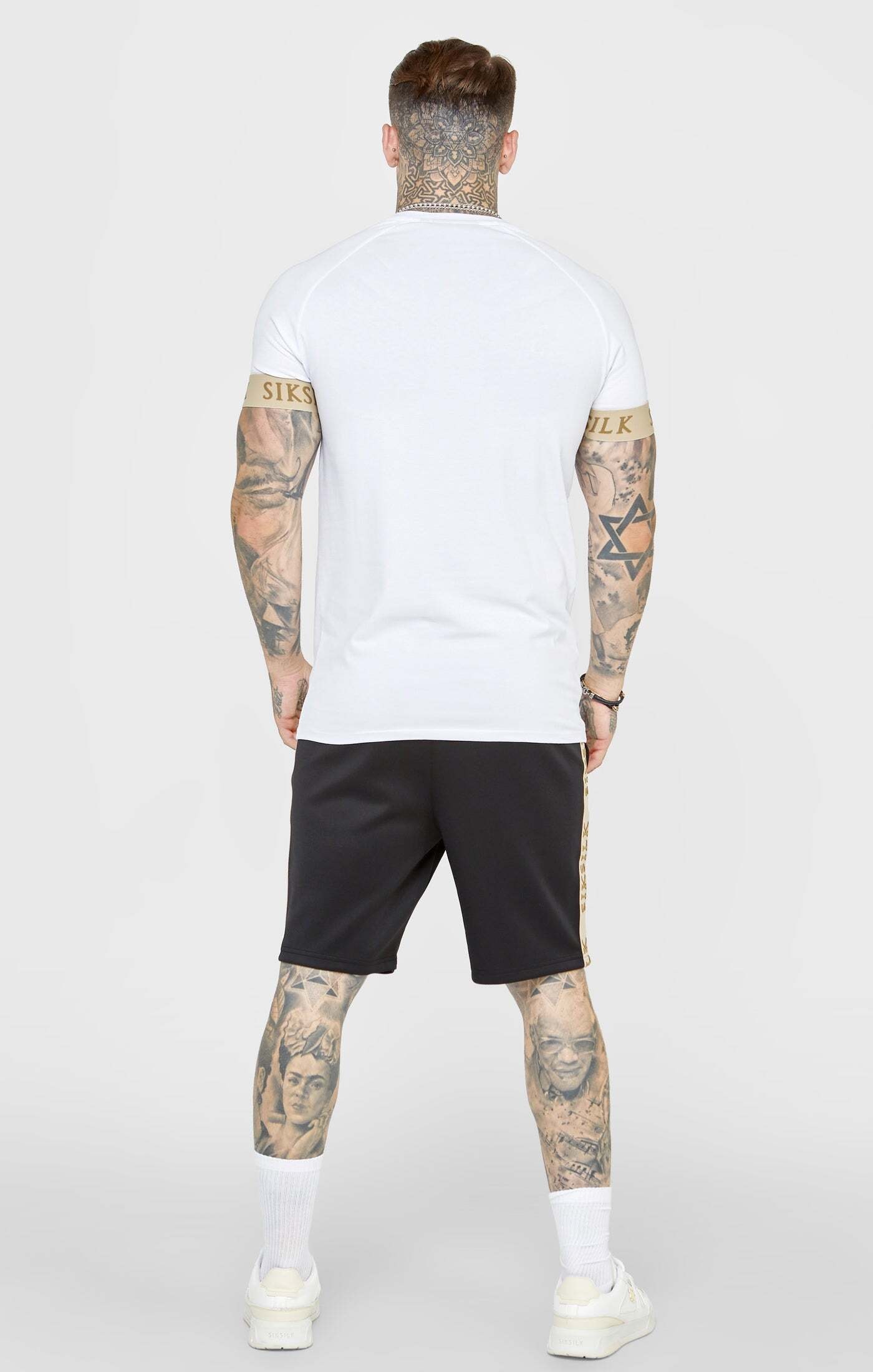 Siksilk T-Shirt »Siksilk T-Shirts White Crest Elasticated Cuff T-Shirt«