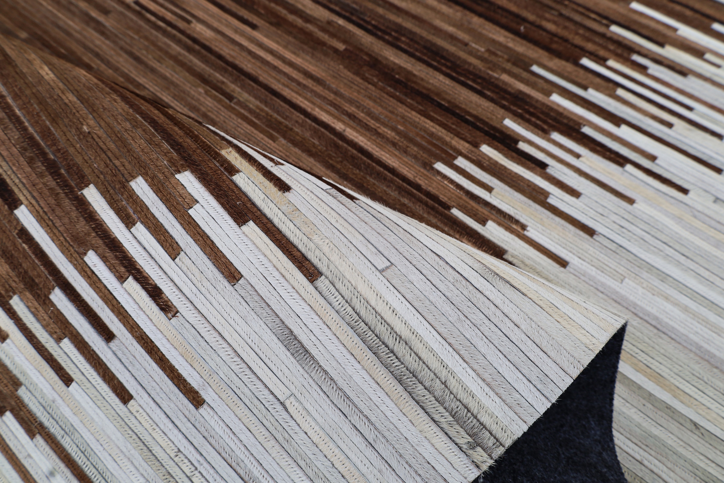 Myflair Möbel & Accessoires Tapis en fourrure »HIDE HARMONY, echtes Rinderfell« Rectangulaire 10 mm Höhe fait main, produit naturel, structure naturelle & look premium