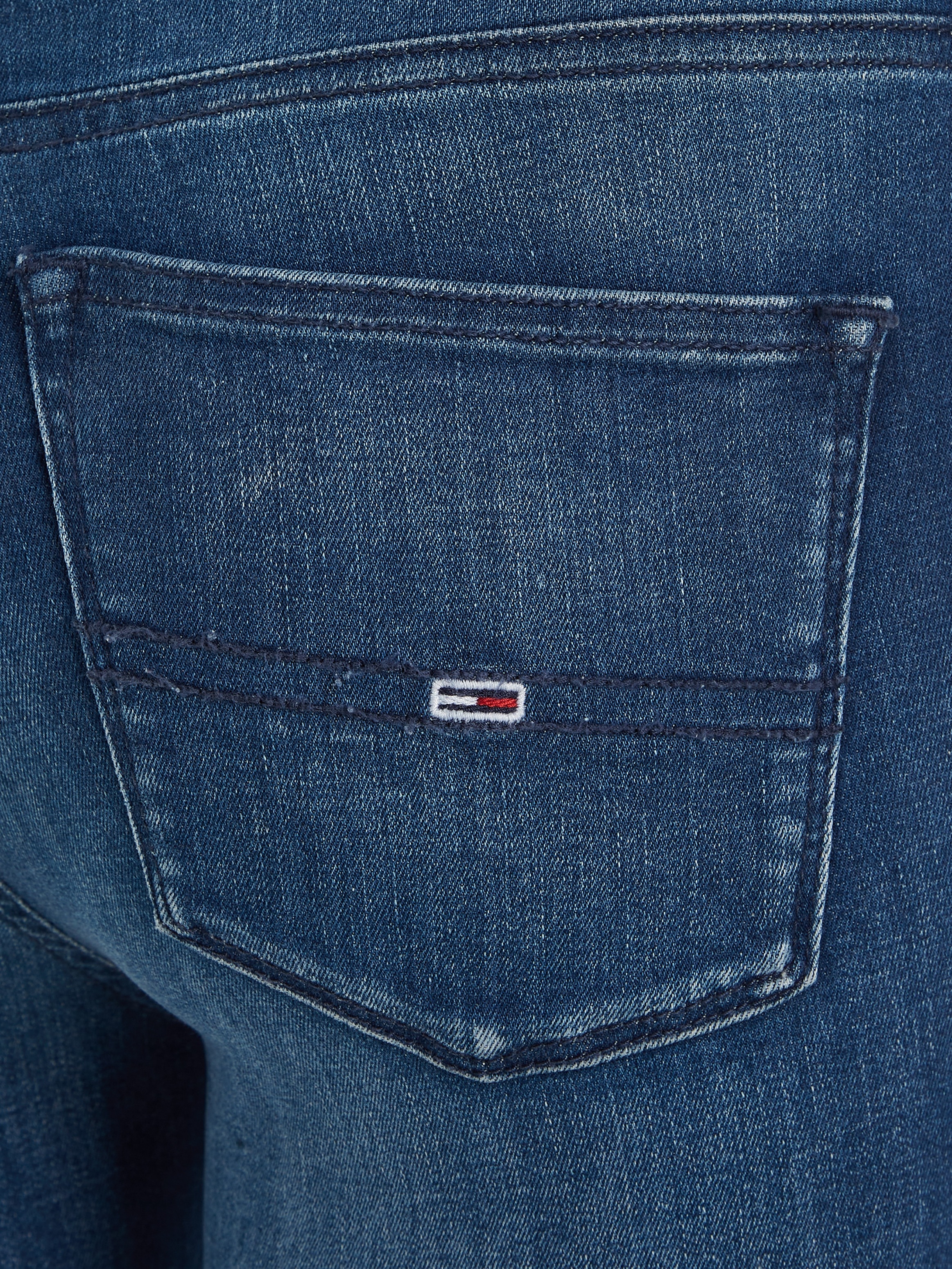 Tommy Jeans Skinny-fit-Jeans »Nora Mid Rise Skinny Fit«, mit Tommy Jeans Logo-Badge & Stickereien
