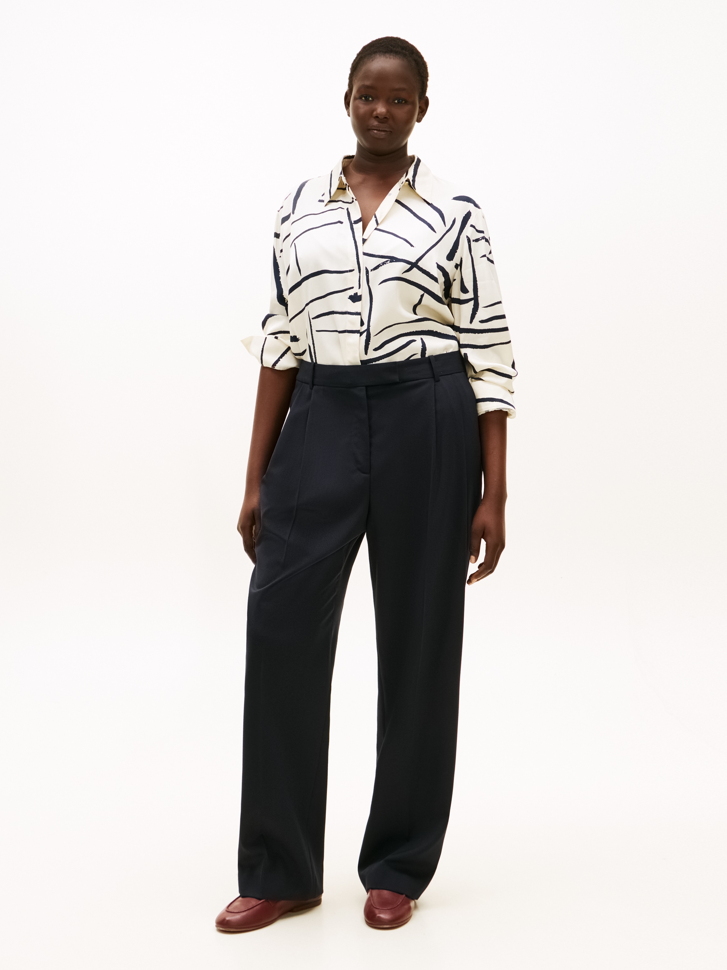Tommy Hilfiger Curve Pantalon en tissu »CRV TIMELESS WOOL STR PLEAT PANT«  En grandes tailles, avec laine