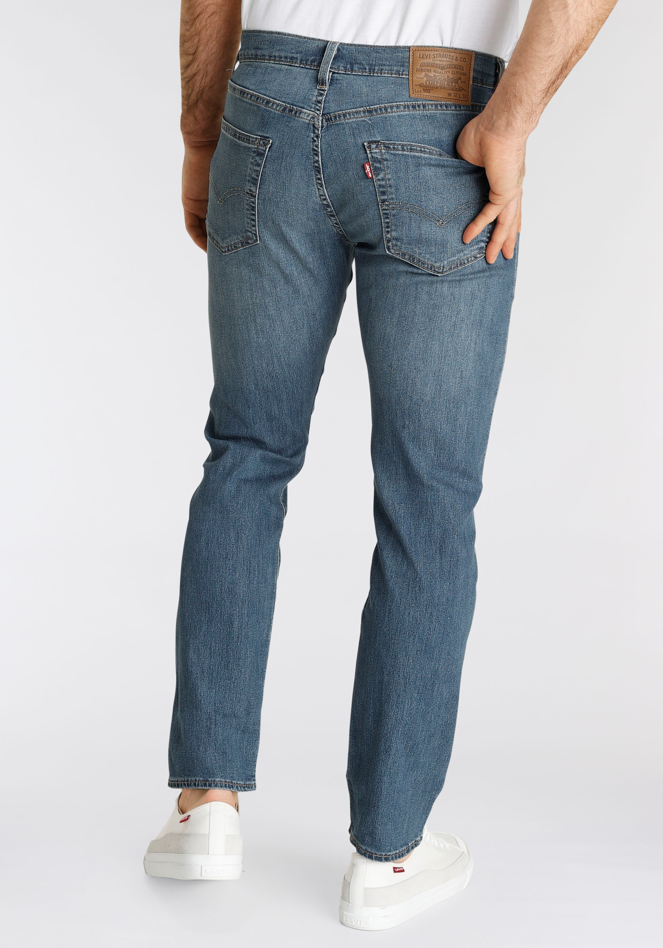 Levi's® Tapered-fit-Jeans »502 TAPER«, in elegantem, modernem Stil