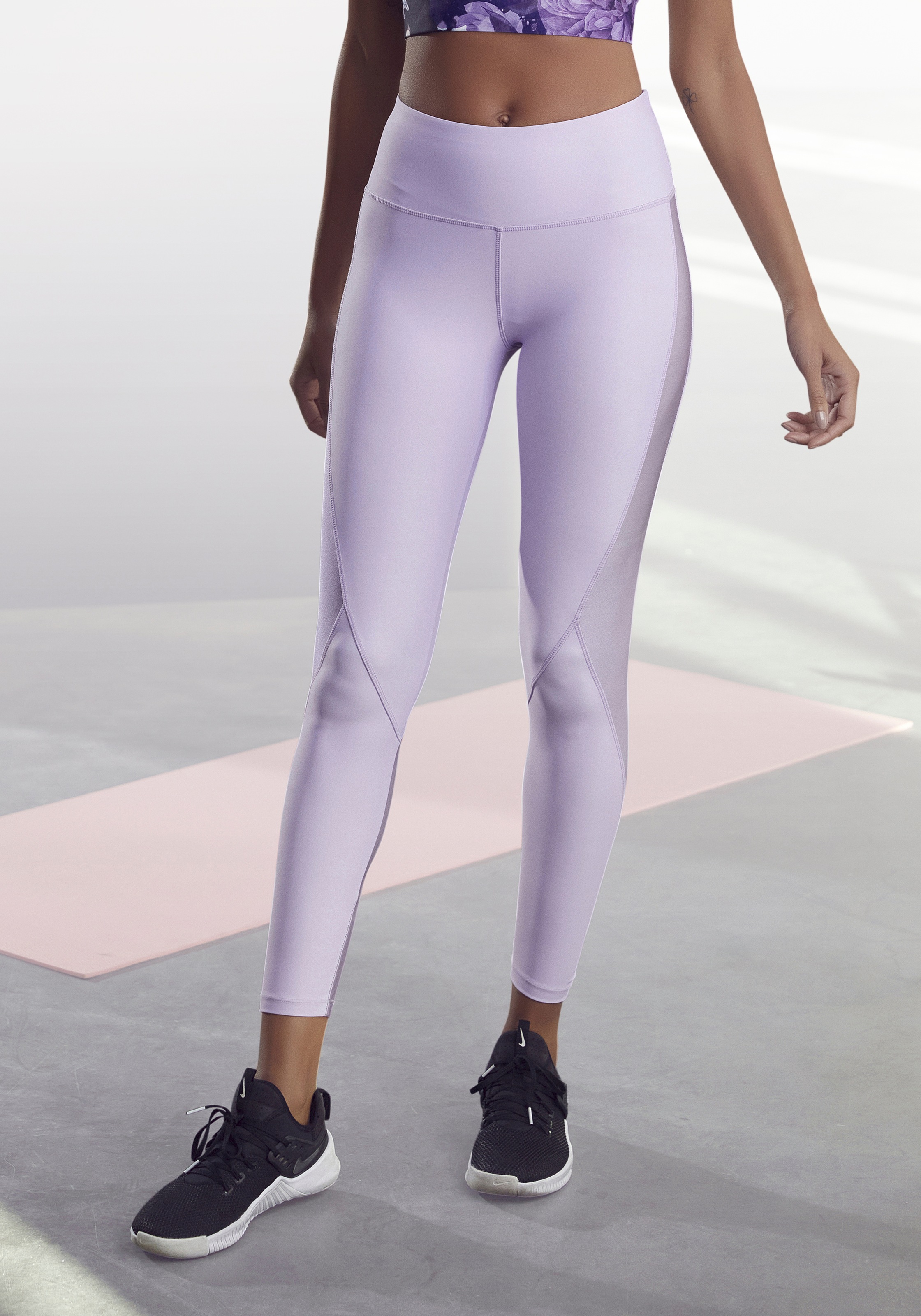 Image of LASCANA ACTIVE Funktionsleggings, mit schimmernden Einsätzen bei Ackermann Versand Schweiz