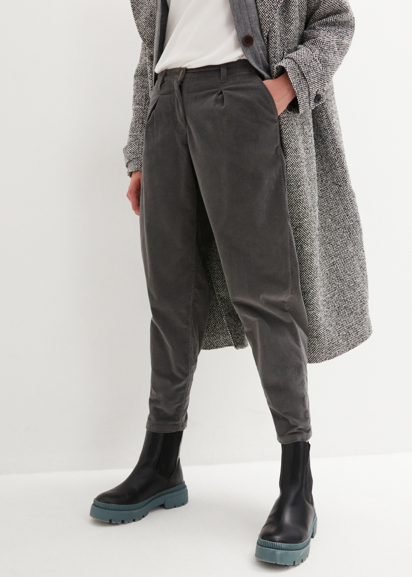 Image of bonprix Cordhose Loose Fit, mit Cordstruktur, aus Baumwolle und Elasthan