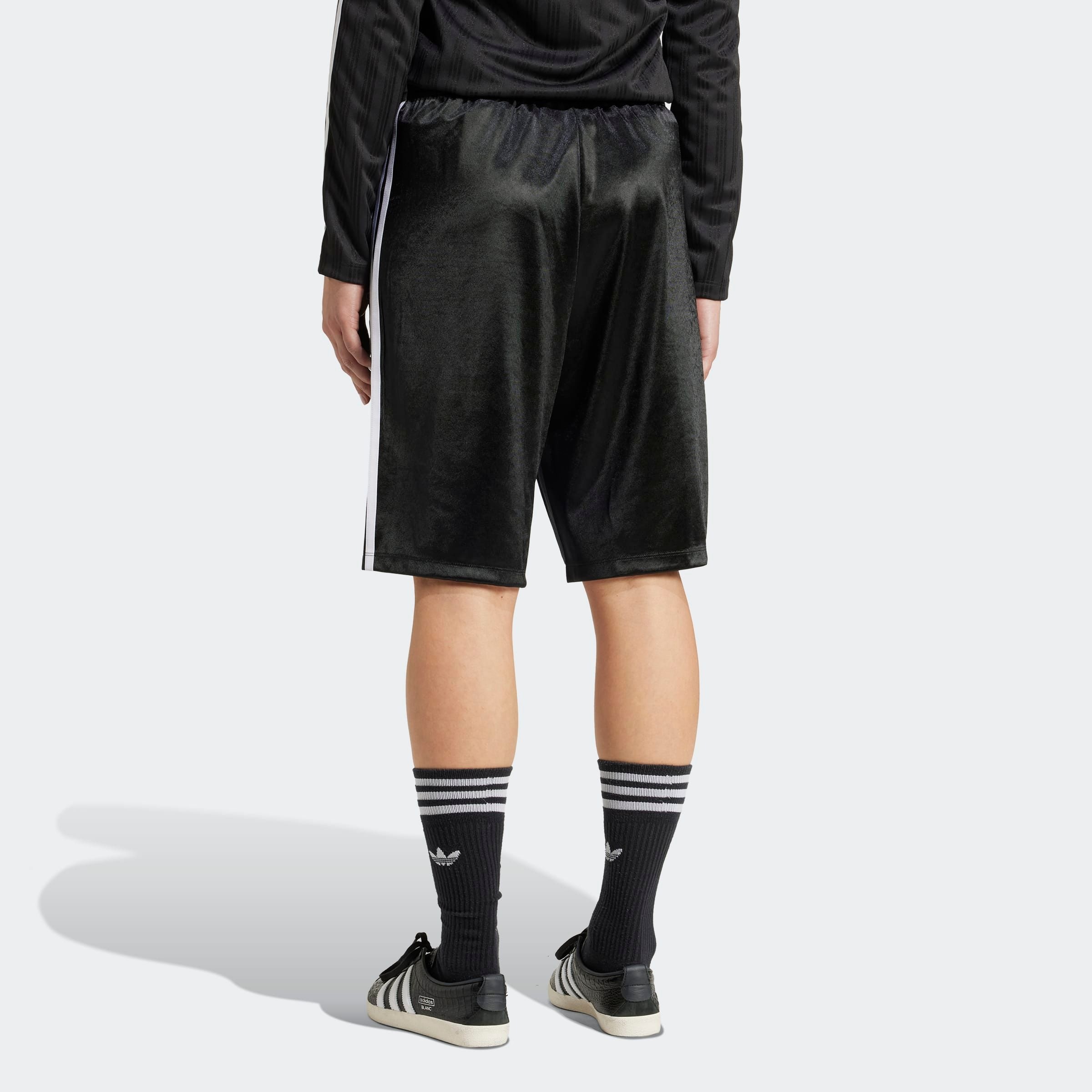 adidas Originals Shorts "ADICOLOR FIREBIRD LONG" für sportliche Aktivitäten, aus Polyester, enger Schnitt